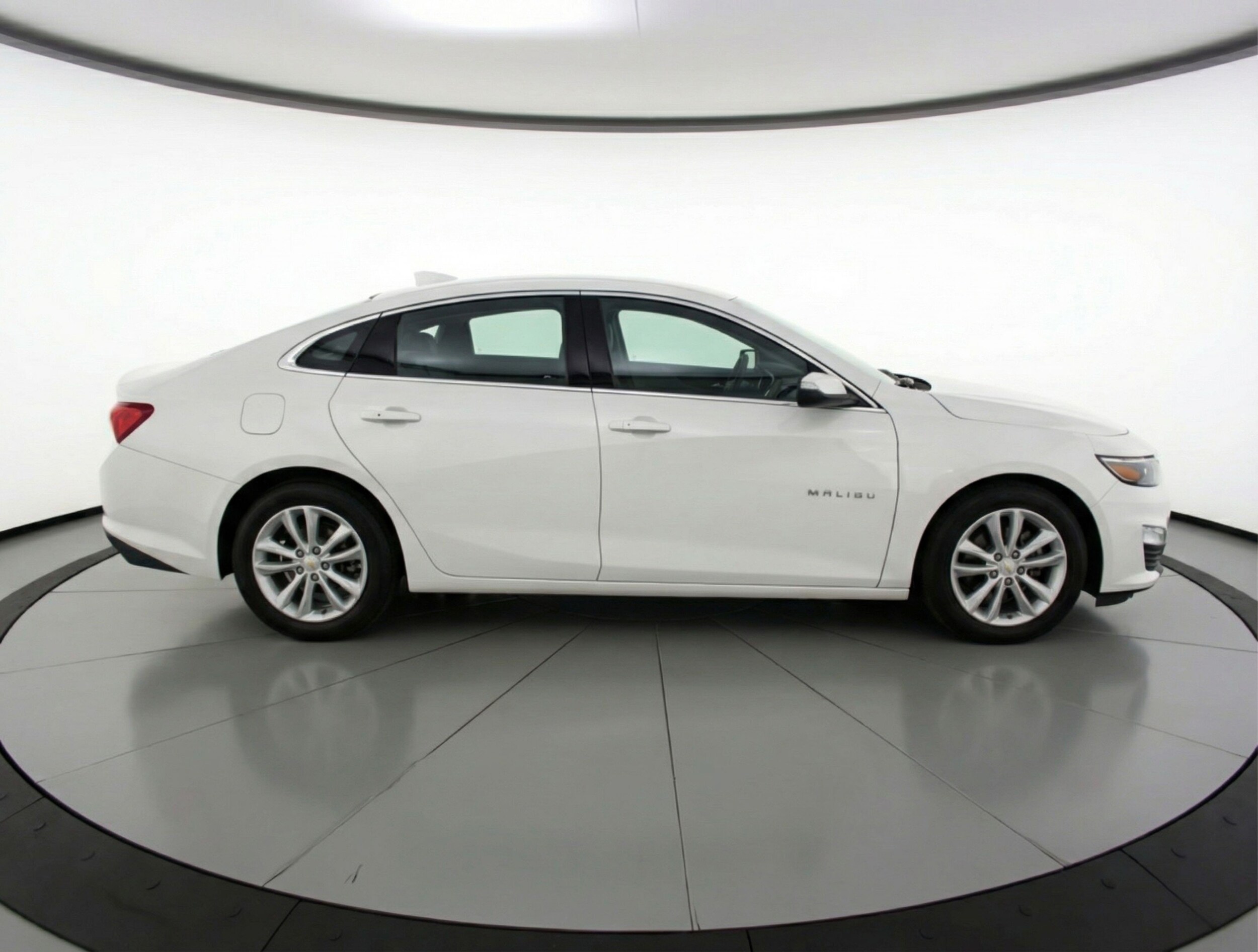 Thumbnail: 2024 Chevrolet Malibu - 11