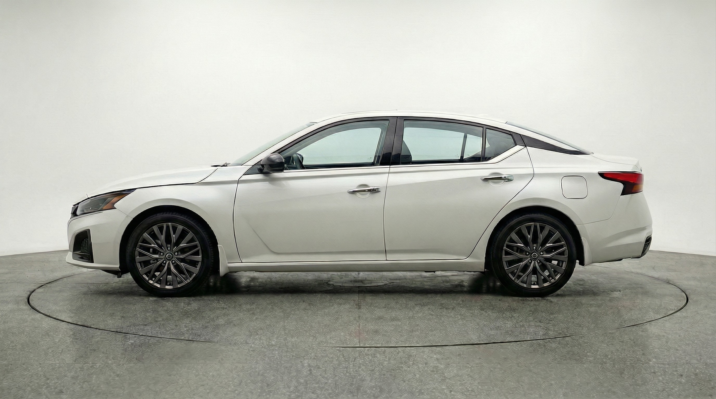 Thumbnail: 2025 Nissan Altima - 4