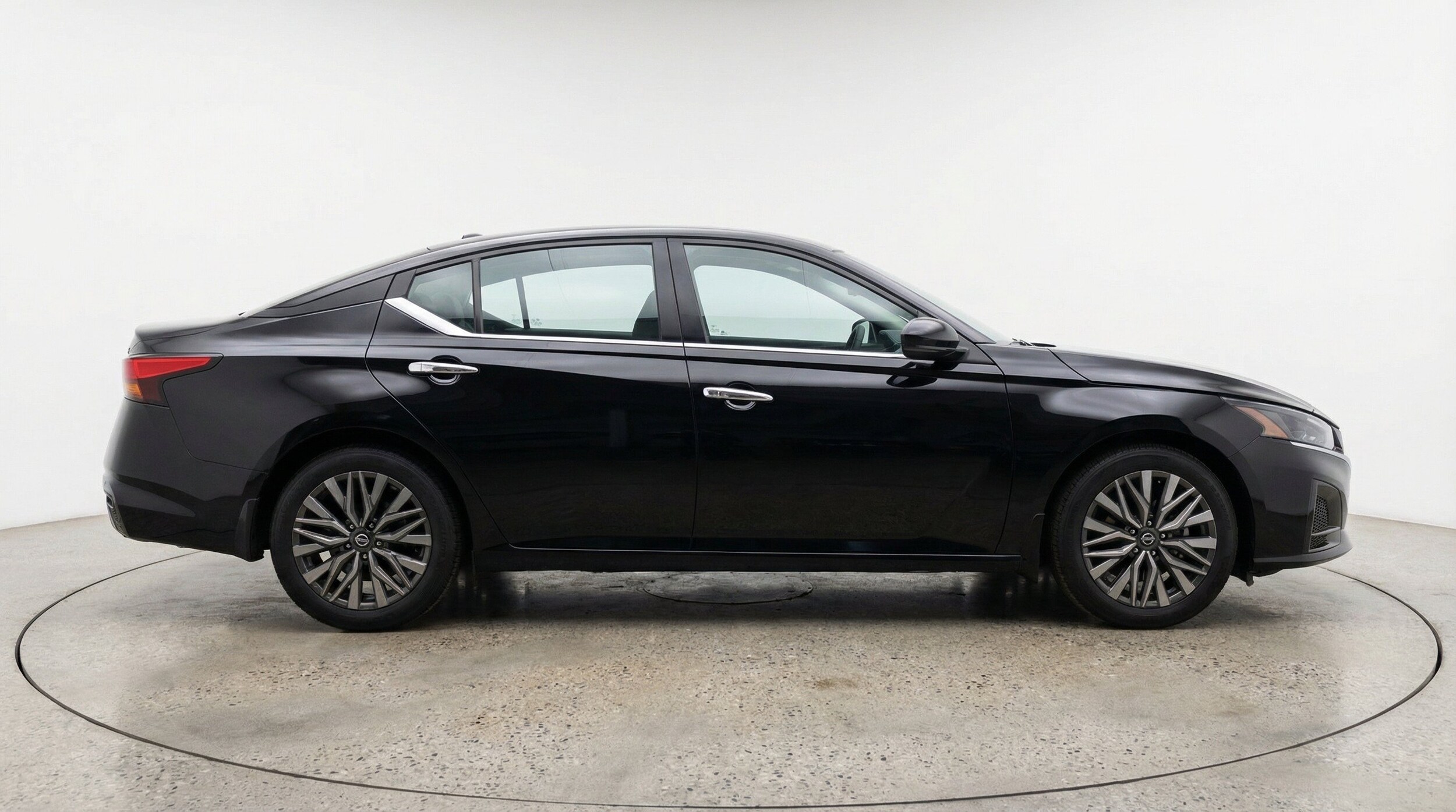 Thumbnail: 2025 Nissan Altima - 11