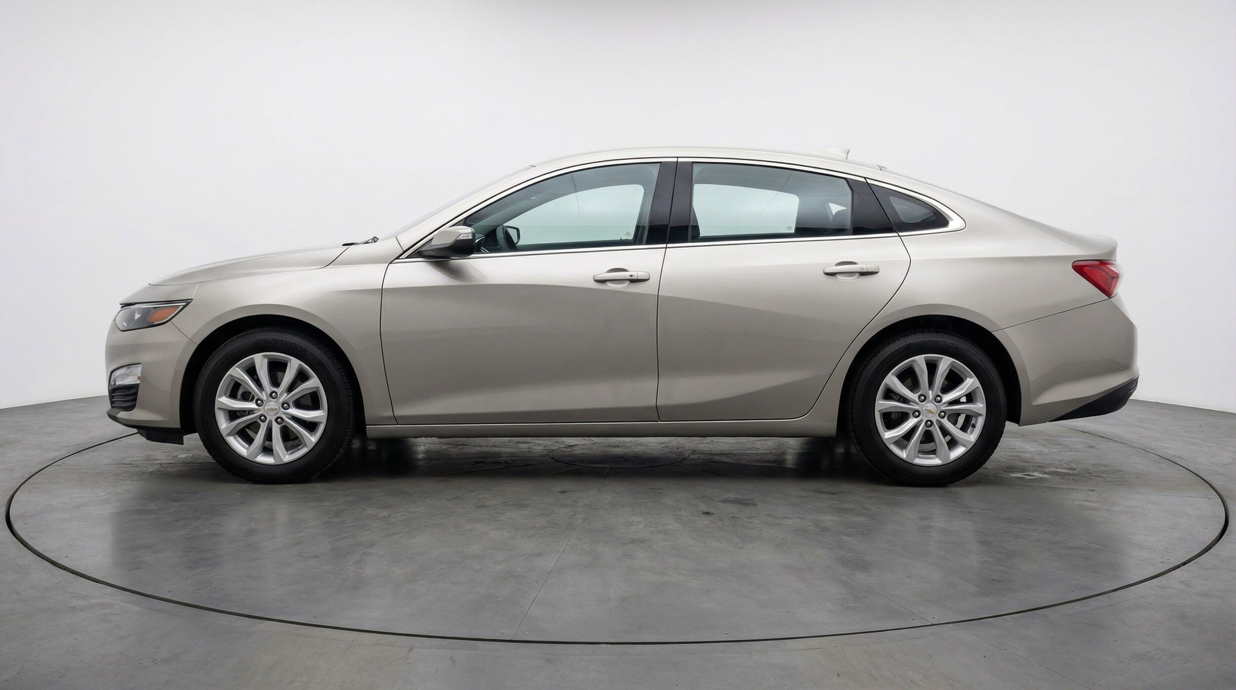 Thumbnail: 2024 Chevrolet Malibu - 5