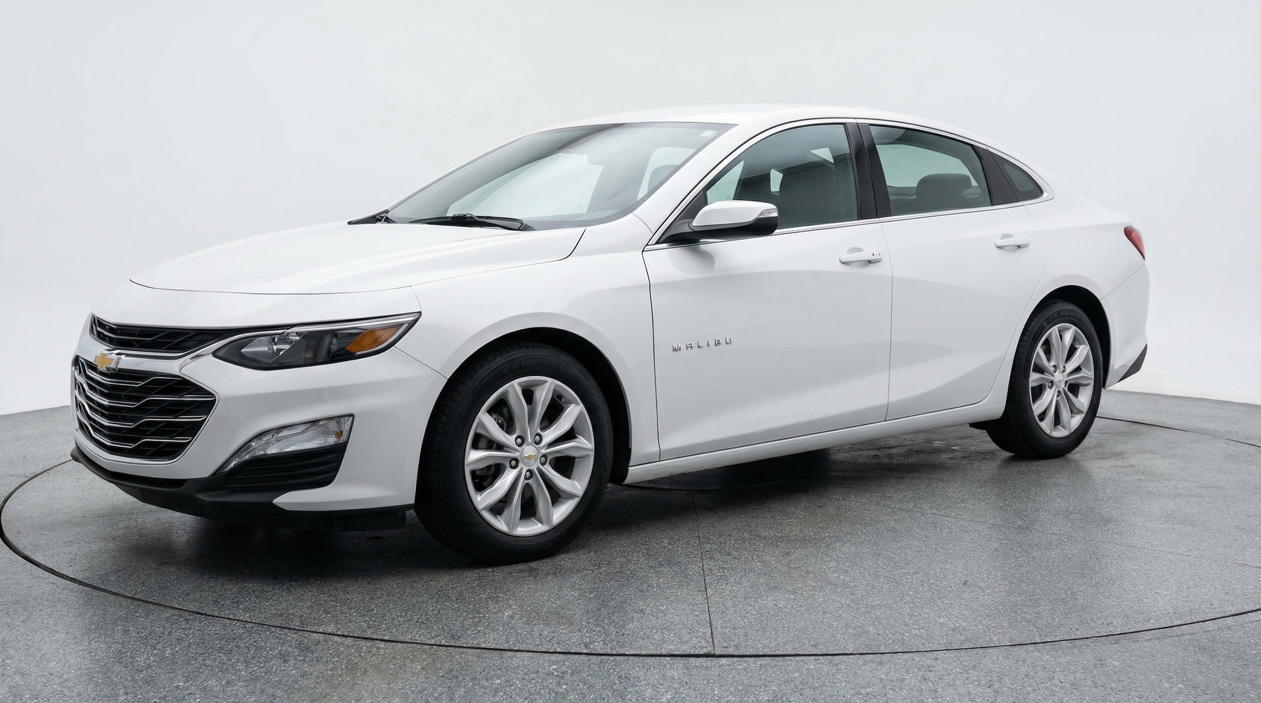 Thumbnail: 2024 Chevrolet Malibu - 3