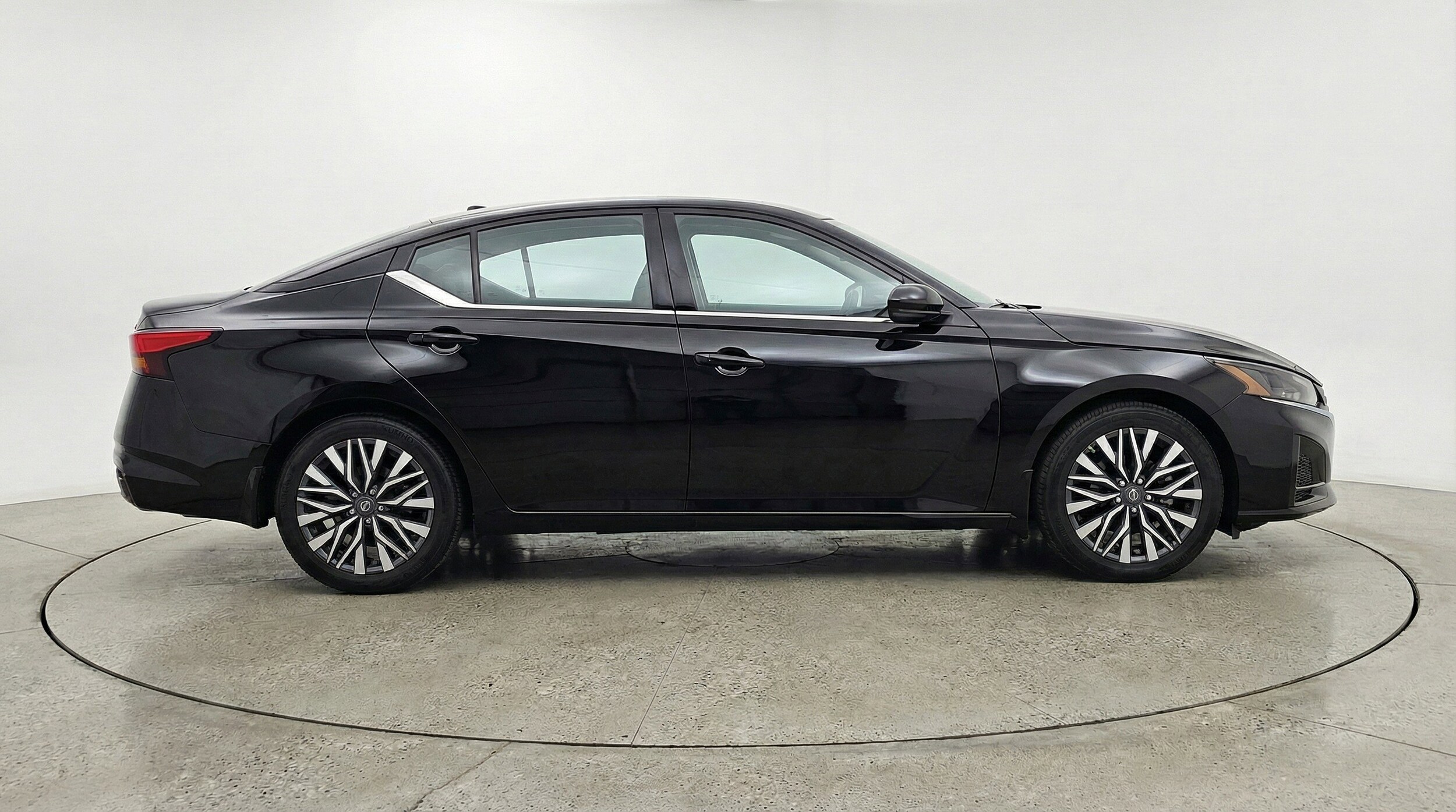 Thumbnail: 2025 Nissan Altima - 11