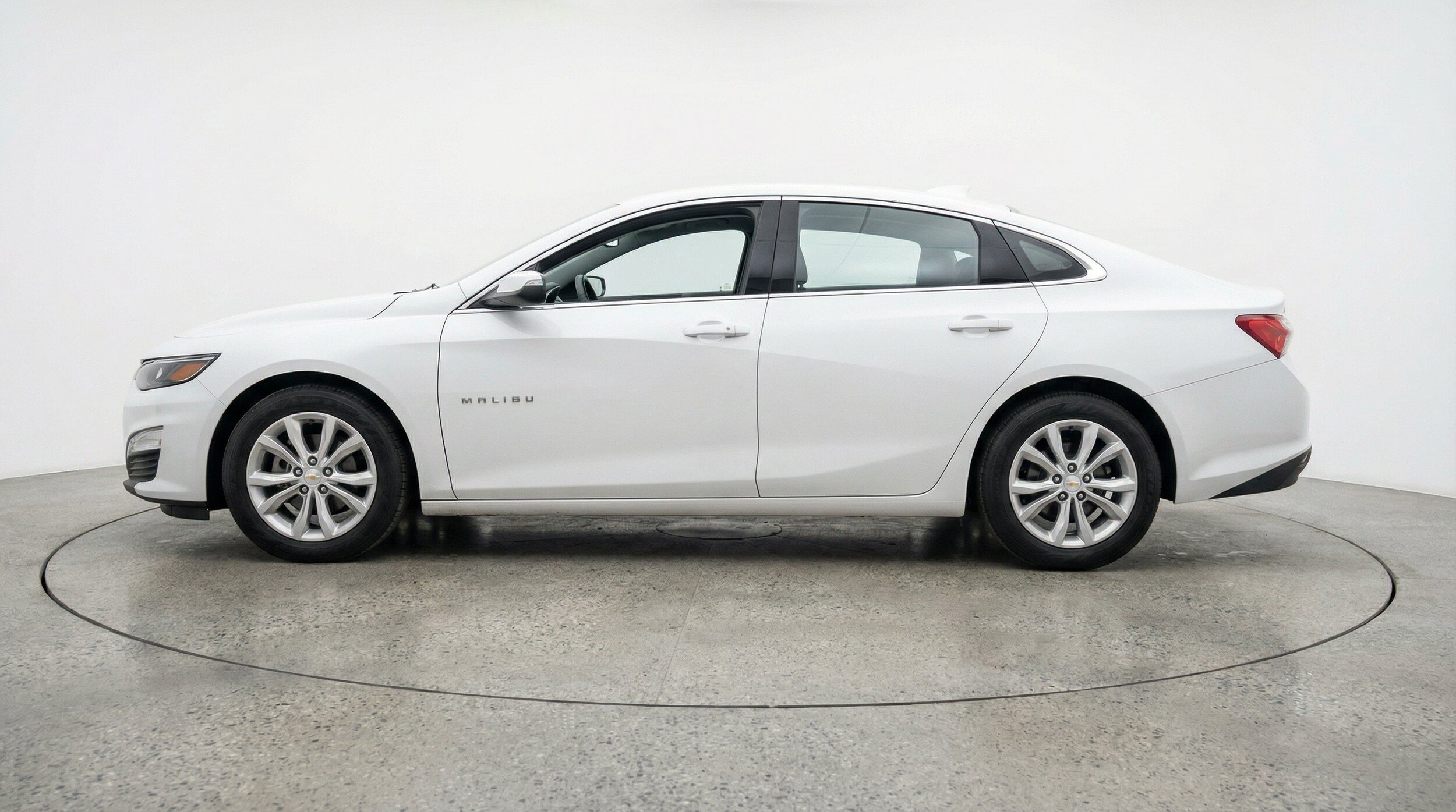 Thumbnail: 2024 Chevrolet Malibu - 5
