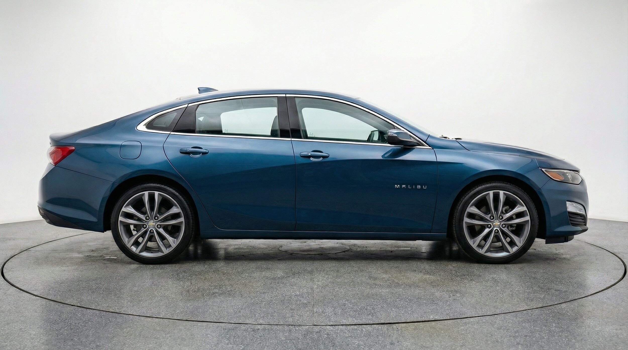 Thumbnail: 2024 Chevrolet Malibu - 11
