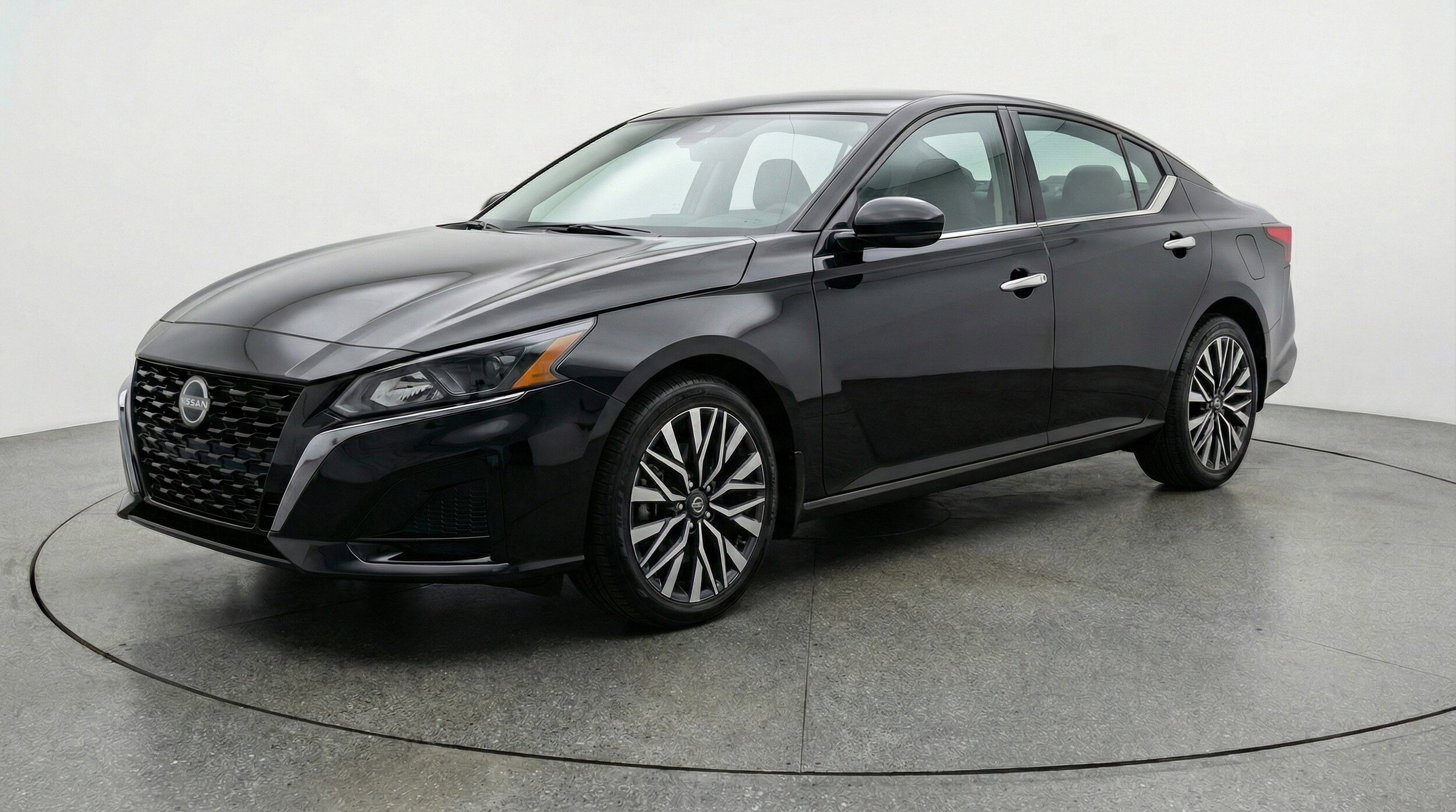 Thumbnail: 2025 Nissan Altima - 3