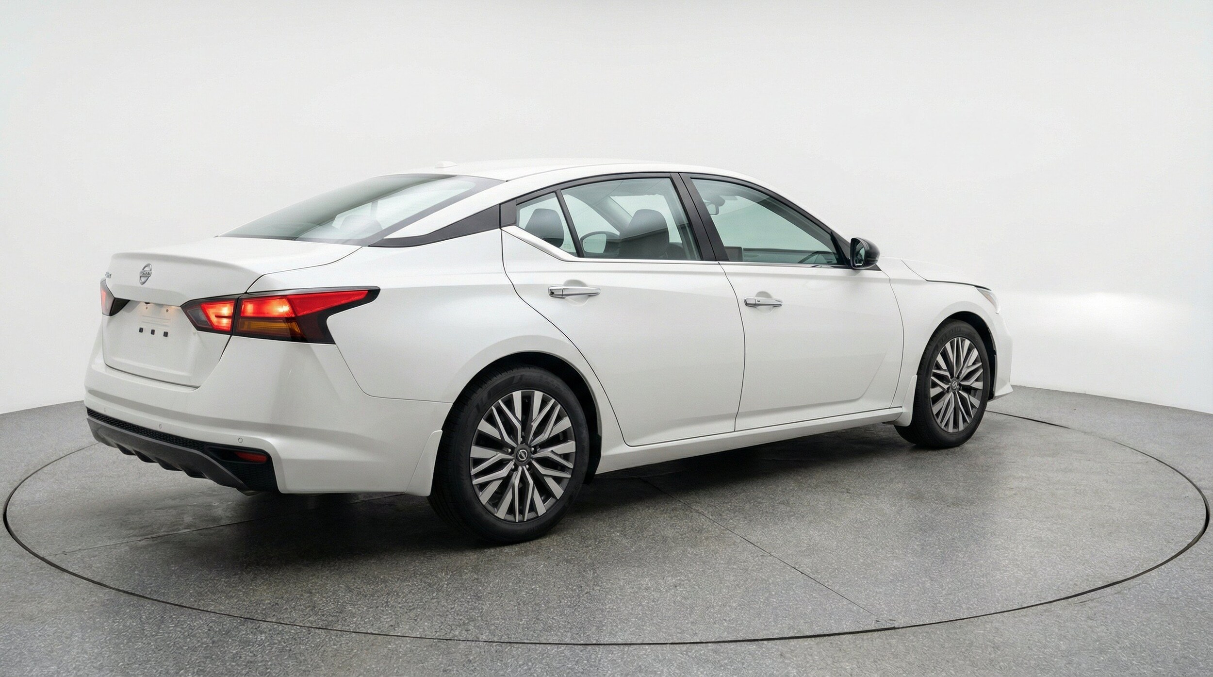 Thumbnail: 2025 Nissan Altima - 9