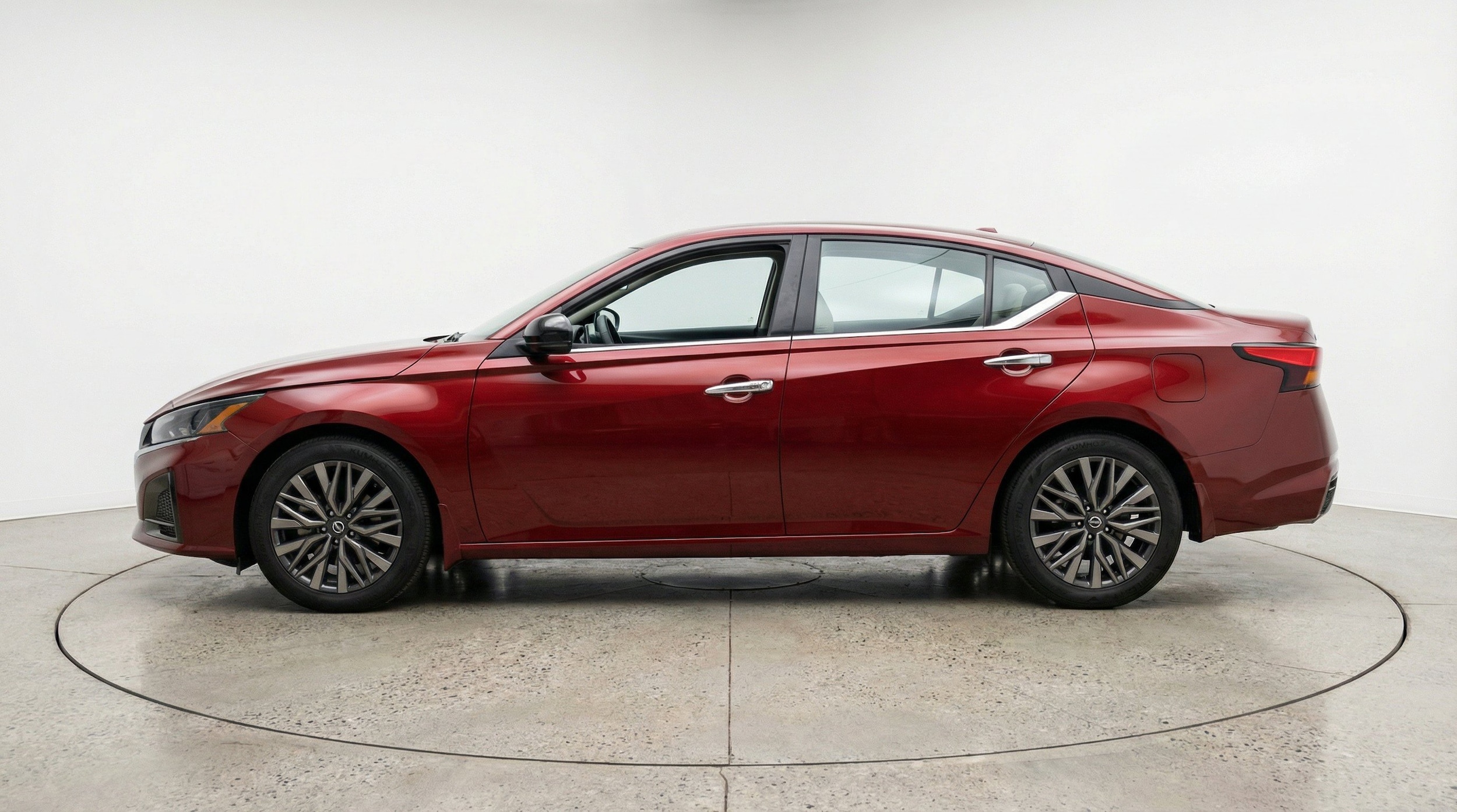 Thumbnail: 2025 Nissan Altima - 5