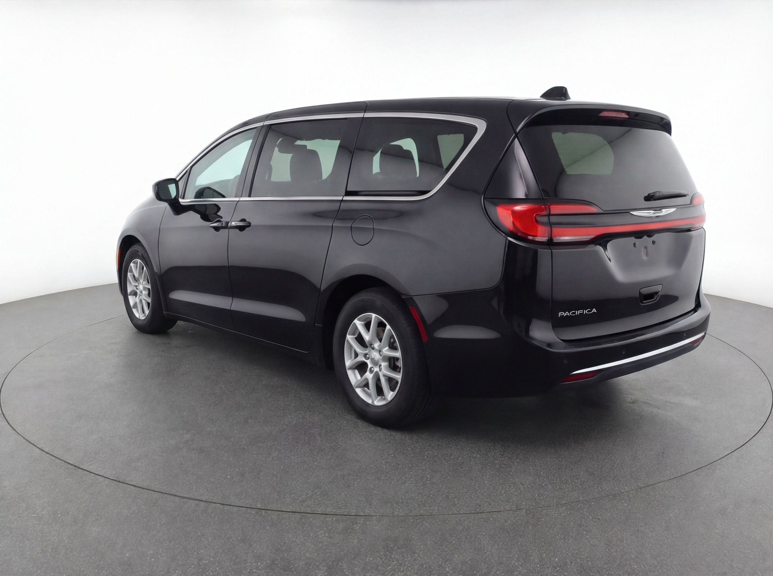 Thumbnail: 2024 Chrysler Pacifica - 6