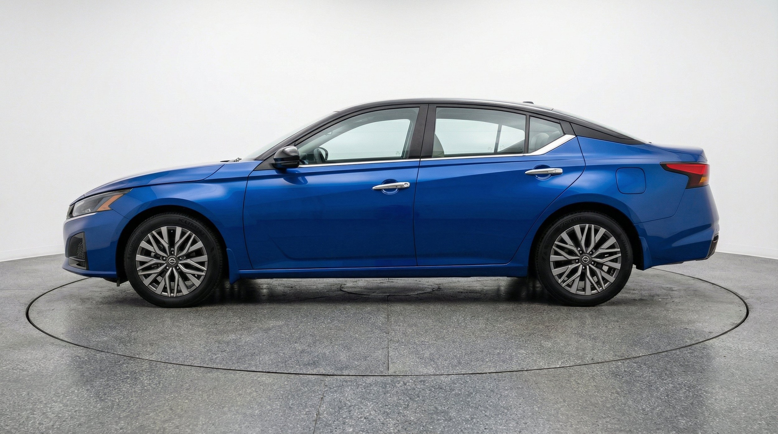 Thumbnail: 2025 Nissan Altima - 5