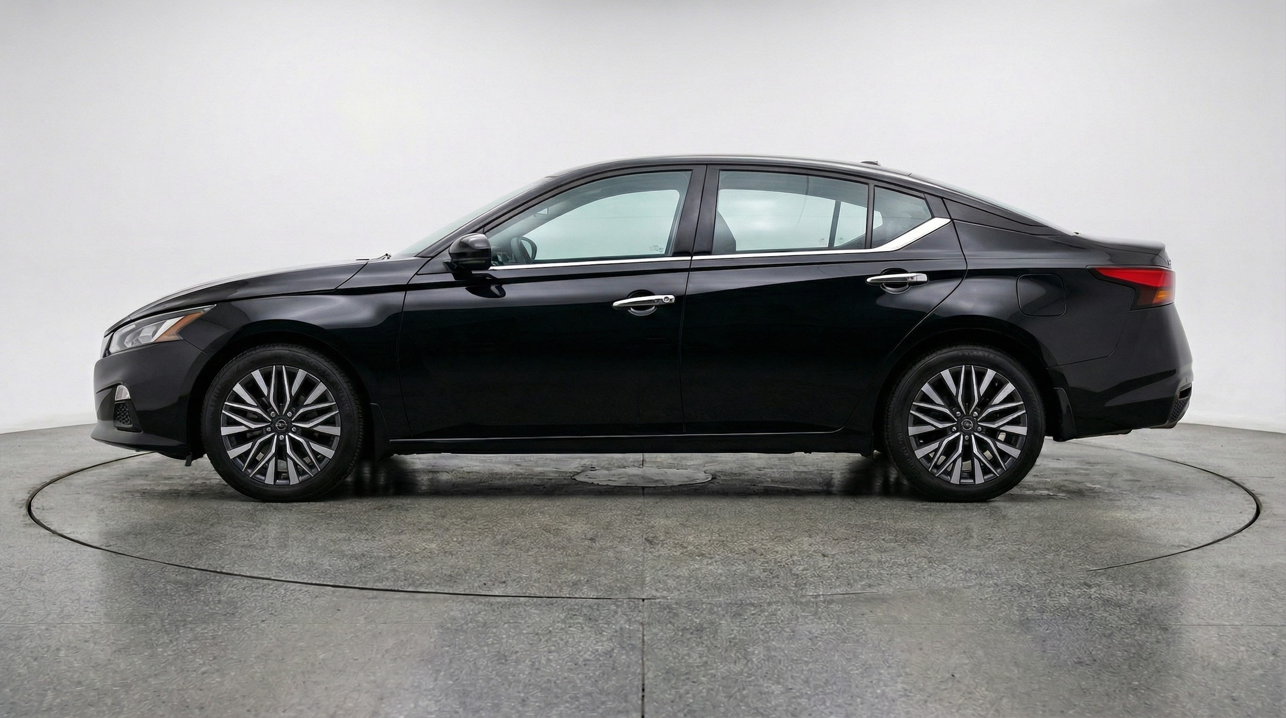 Thumbnail: 2025 Nissan Altima - 4