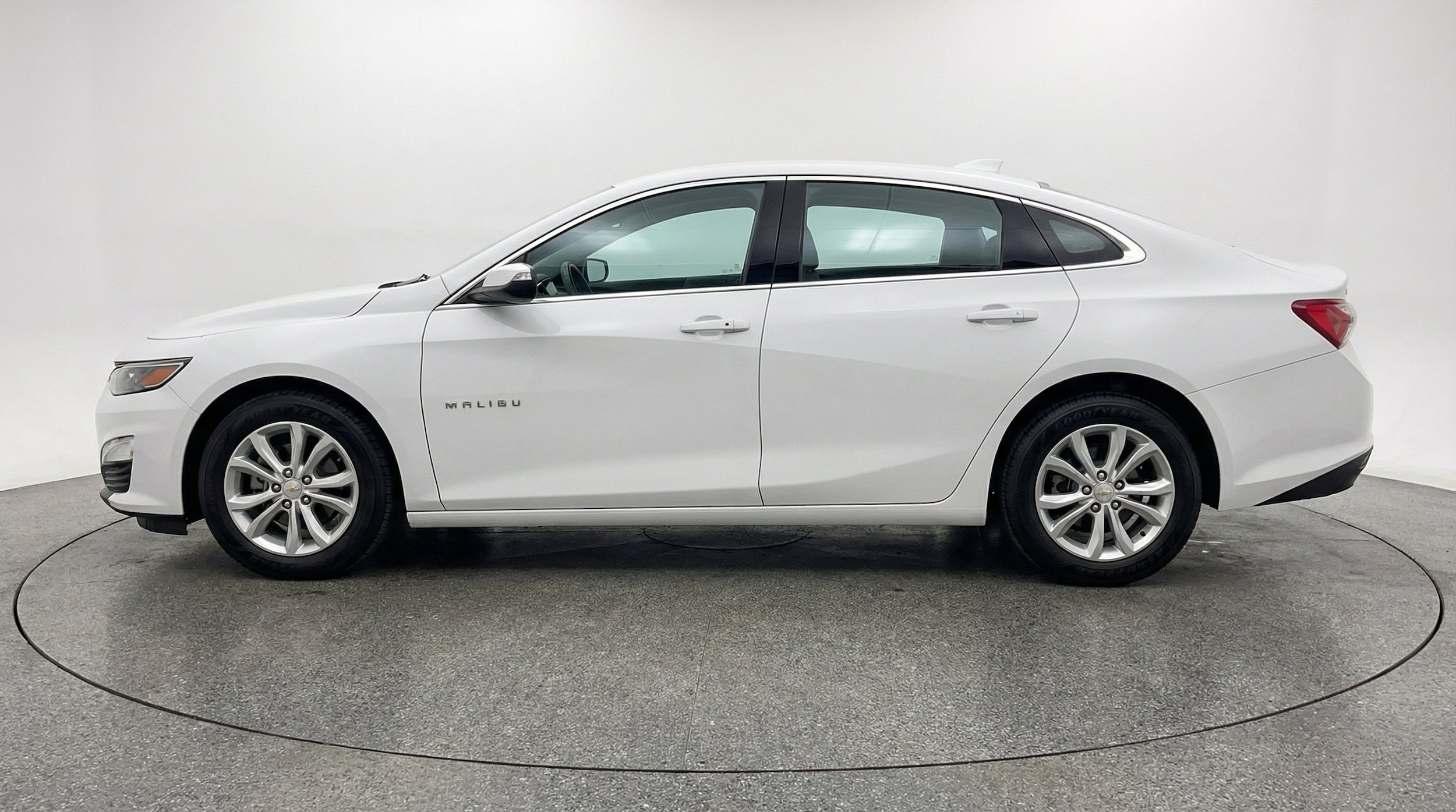 Thumbnail: 2024 Chevrolet Malibu - 5