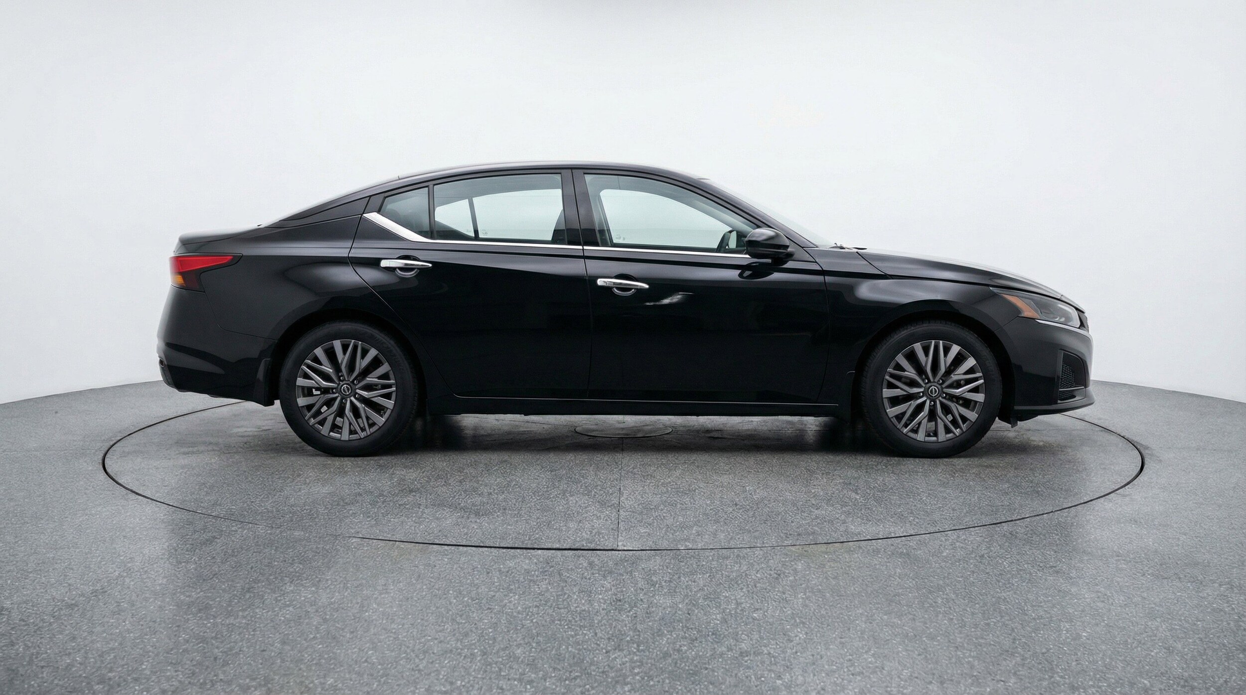 Thumbnail: 2025 Nissan Altima - 11