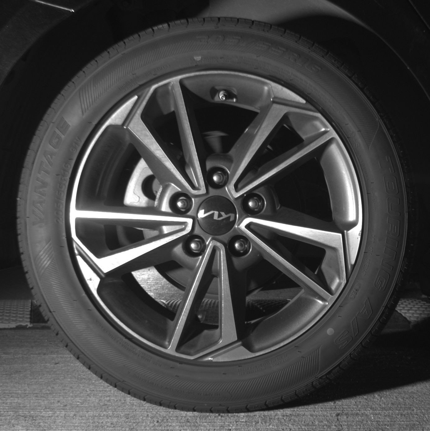 Thumbnail: 2024 Kia Forte - 20