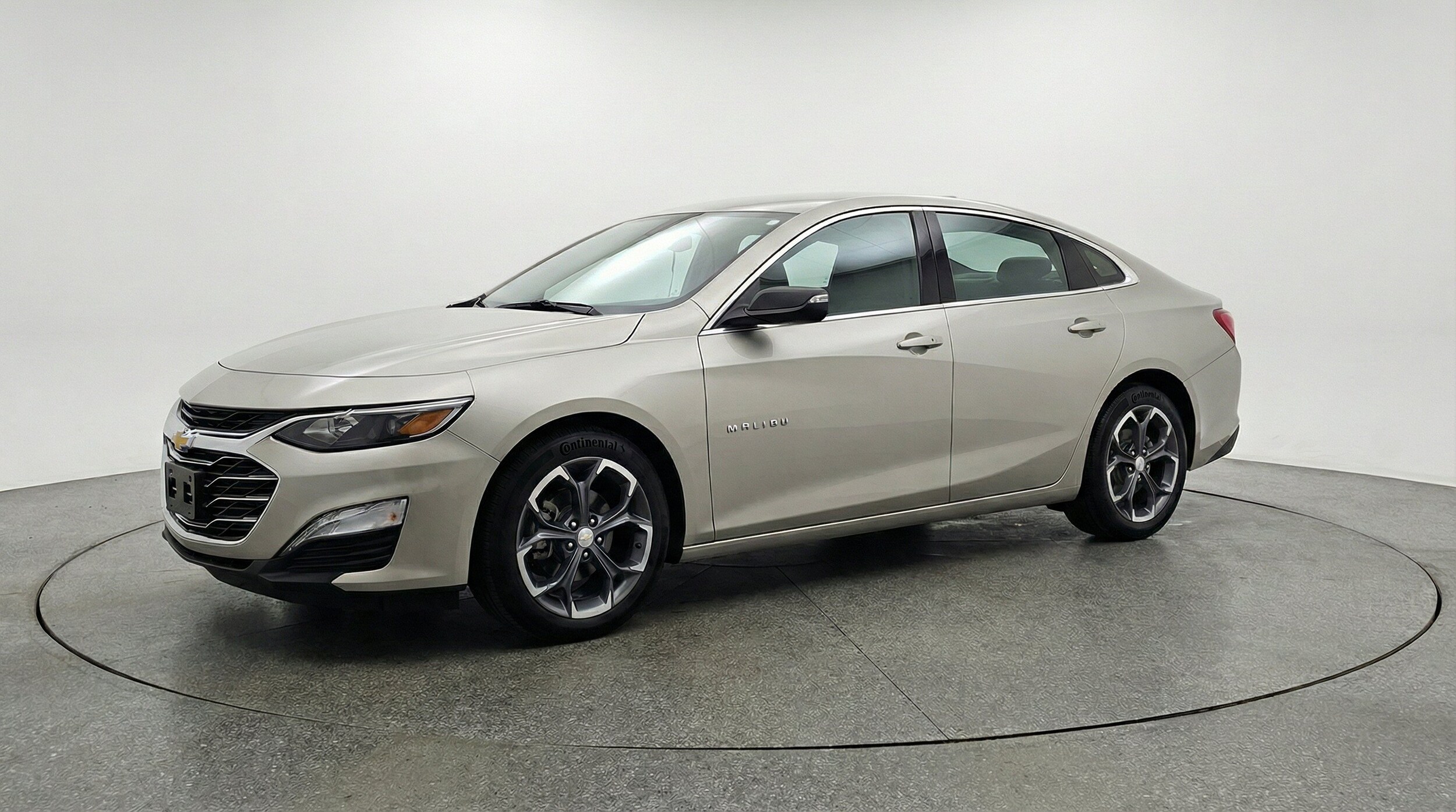Thumbnail: 2024 Chevrolet Malibu - 3
