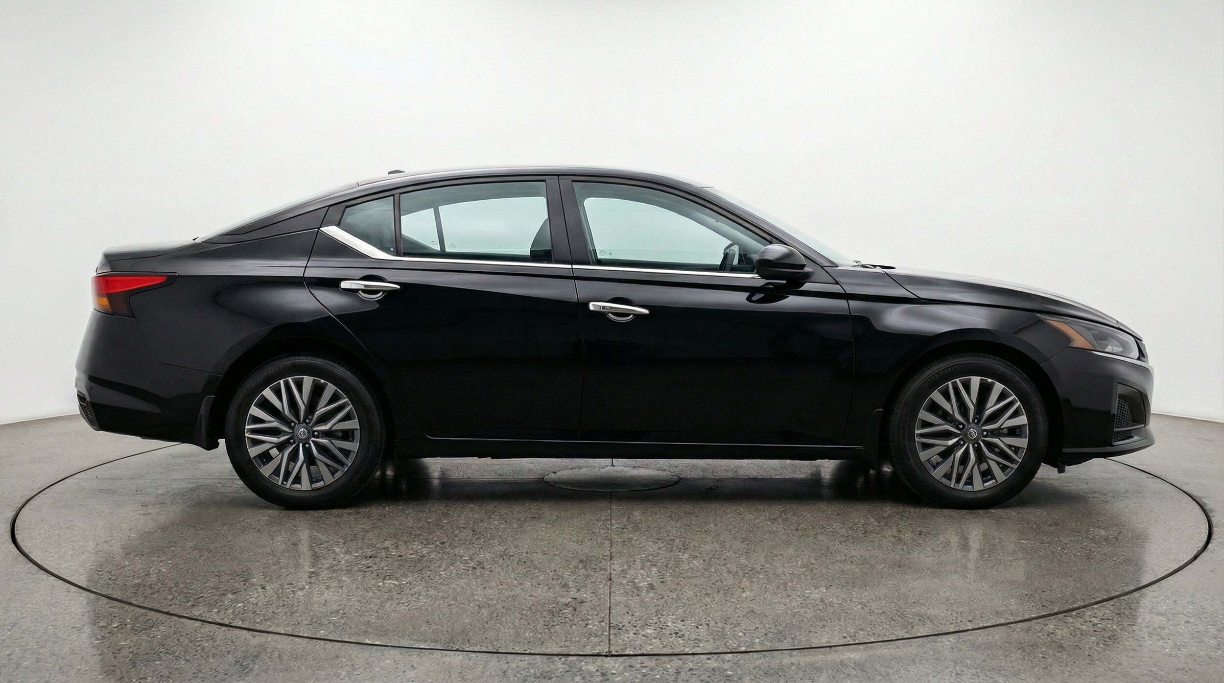 Thumbnail: 2025 Nissan Altima - 11