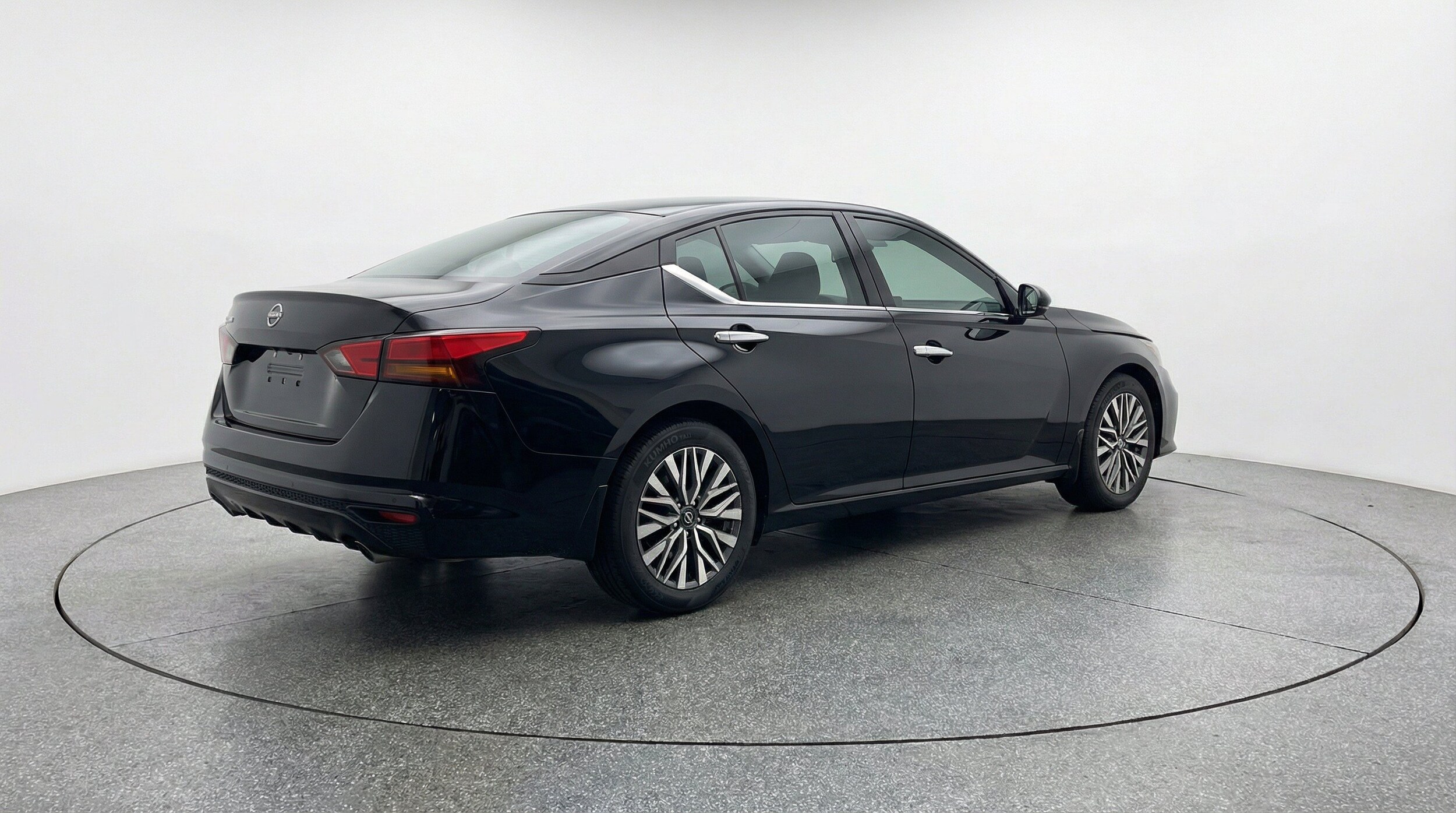 Thumbnail: 2025 Nissan Altima - 9