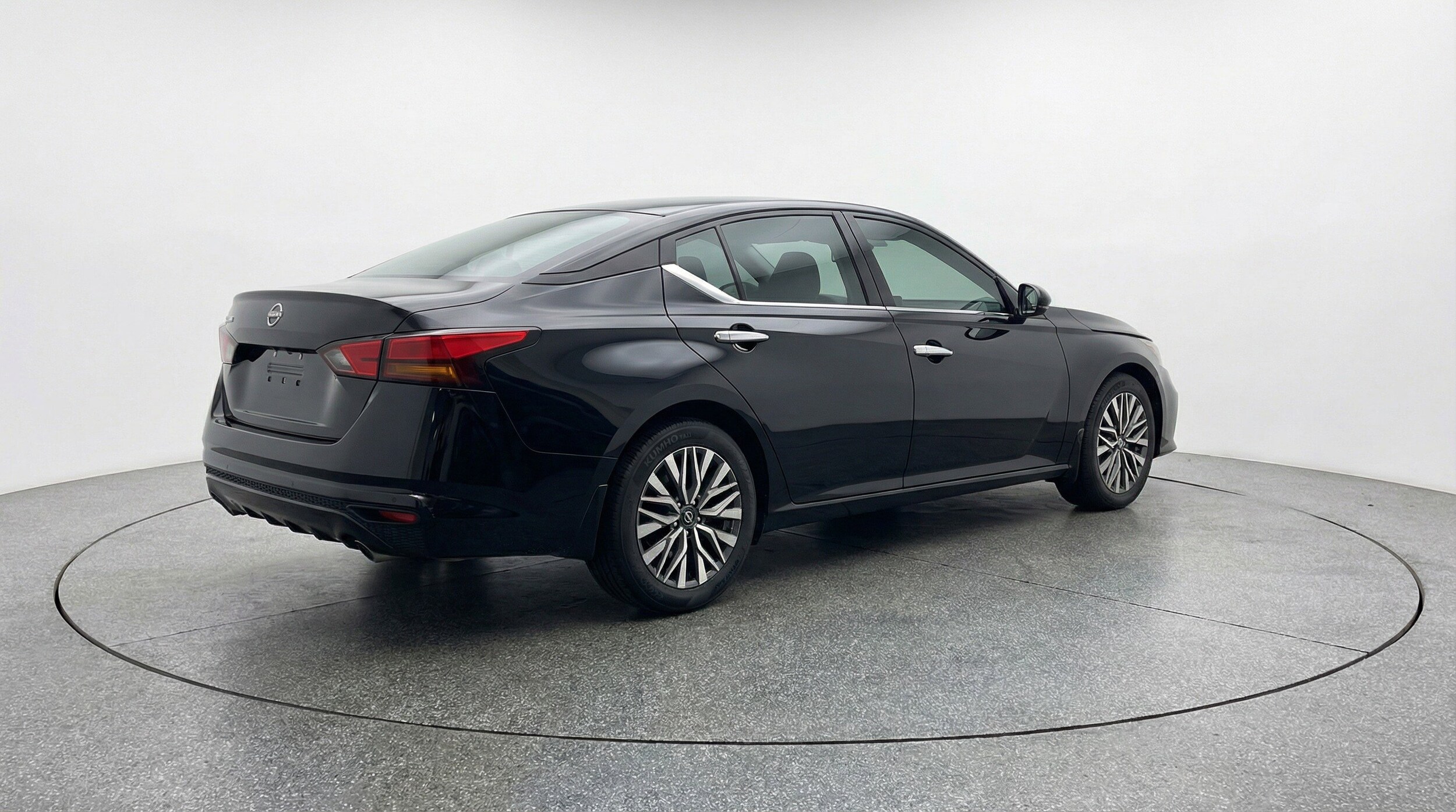 Thumbnail: 2025 Nissan Altima - 9
