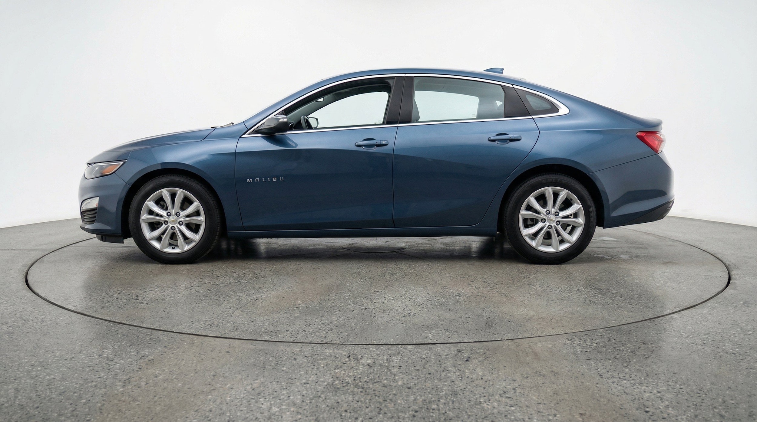 Thumbnail: 2024 Chevrolet Malibu - 5