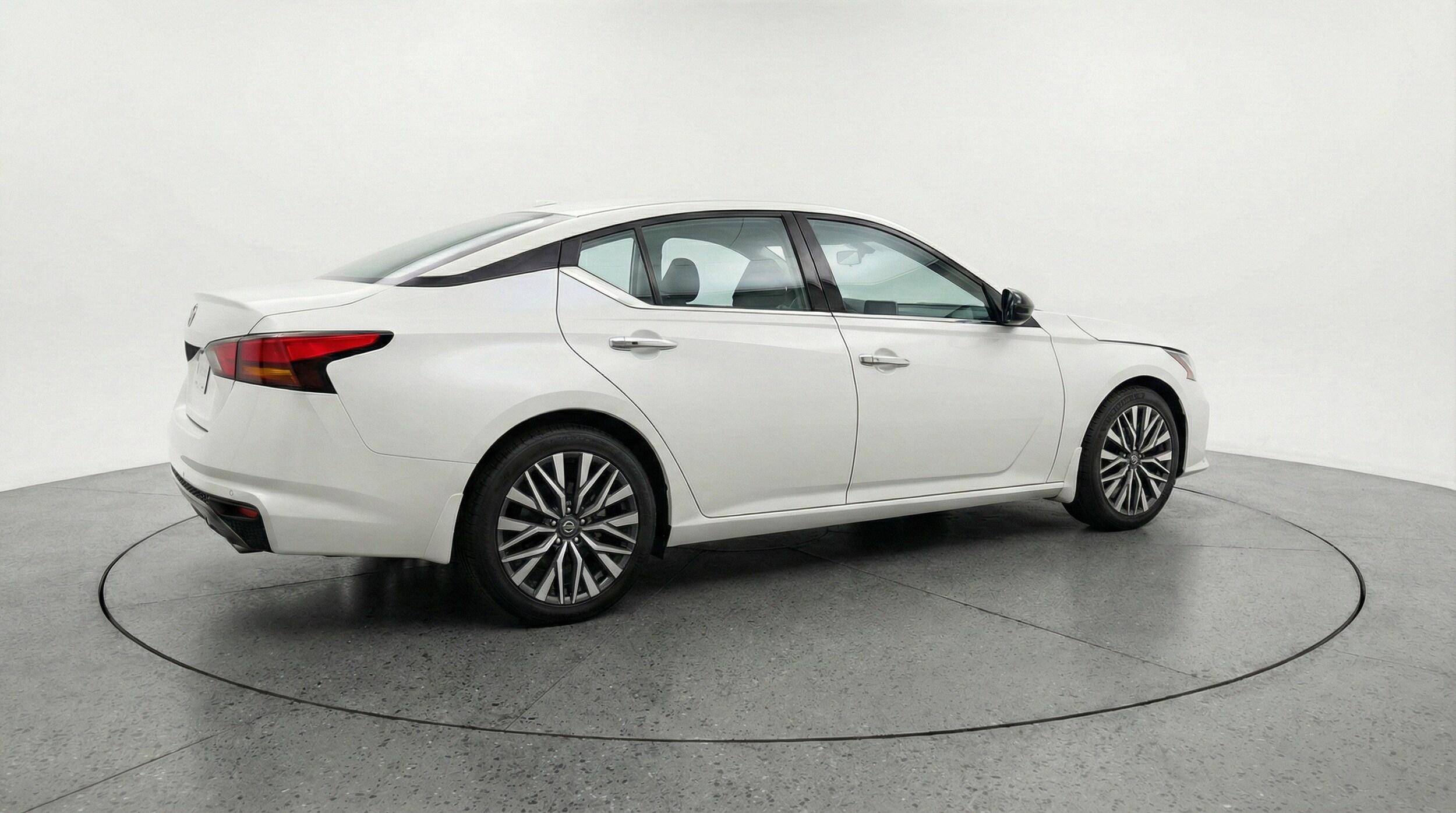 Thumbnail: 2025 Nissan Altima - 9