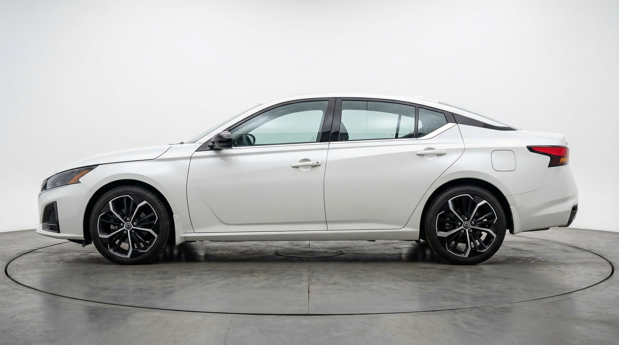 Thumbnail: 2025 Nissan Altima - 5