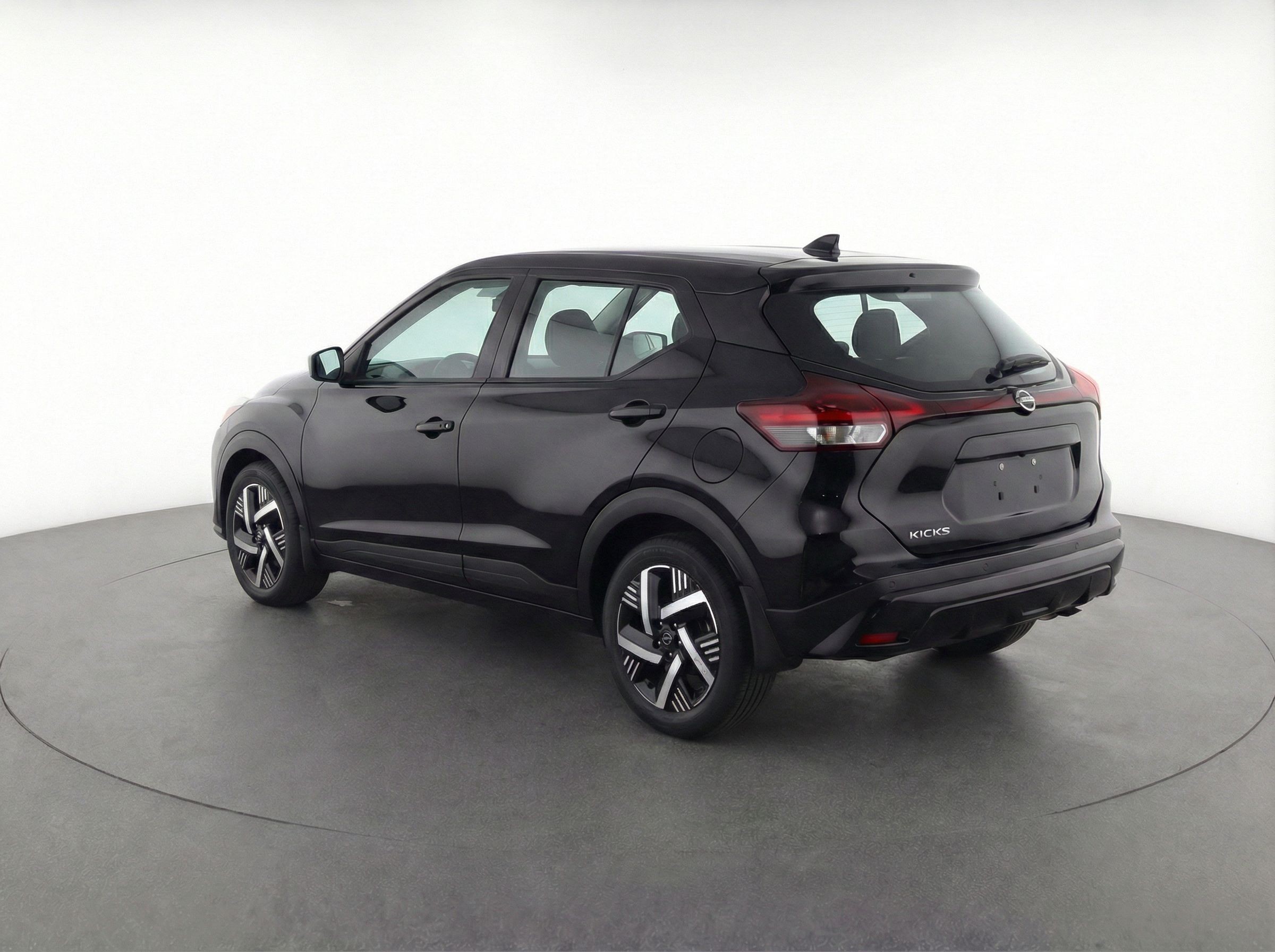 Thumbnail: 2025 Nissan Kicks - 5