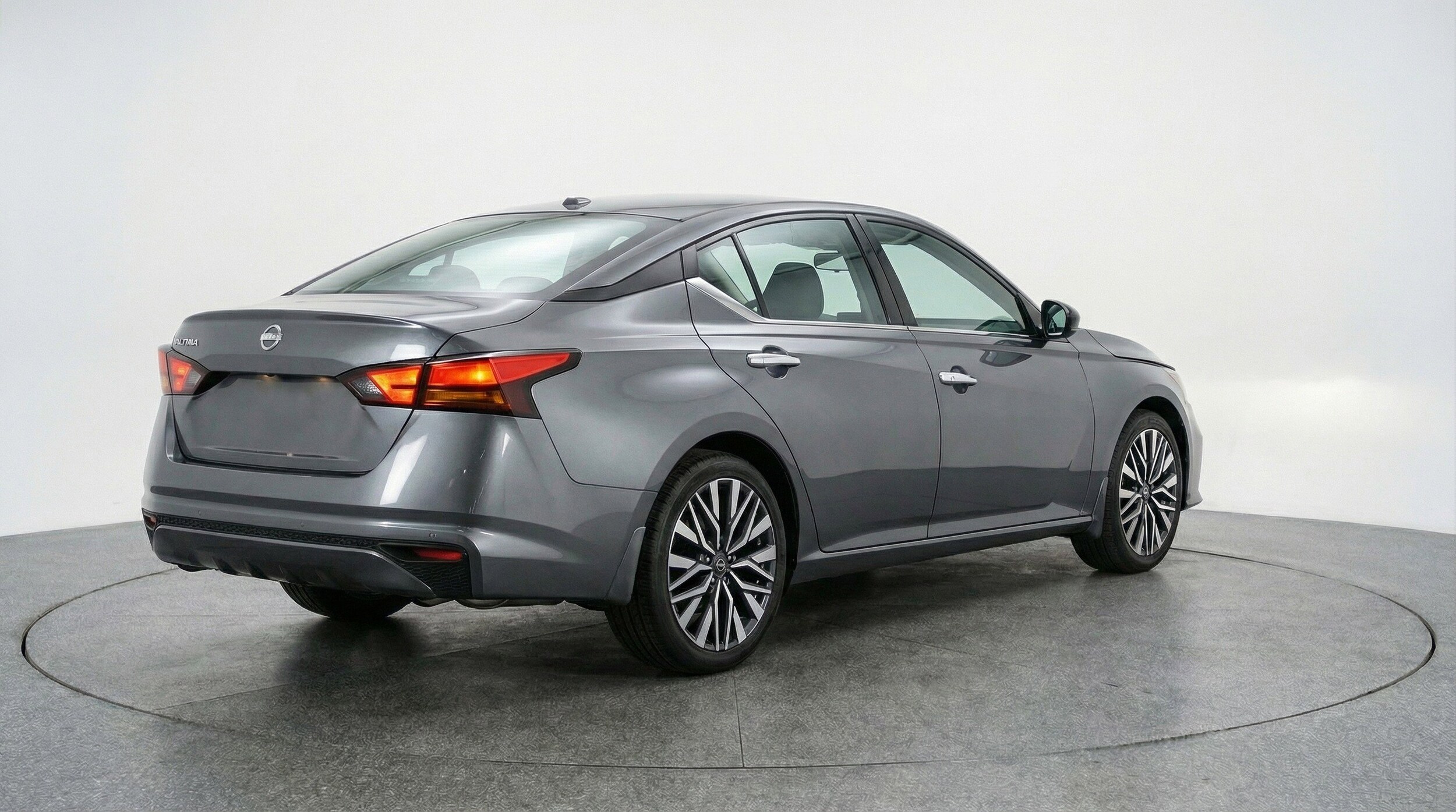 Thumbnail: 2025 Nissan Altima - 9