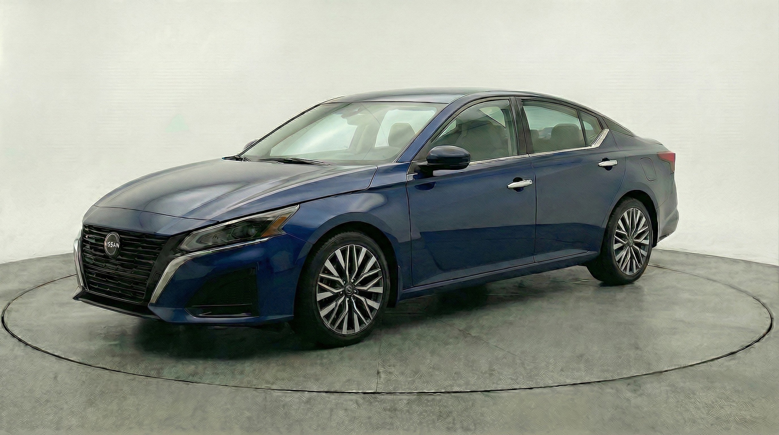 Thumbnail: 2025 Nissan Altima - 3