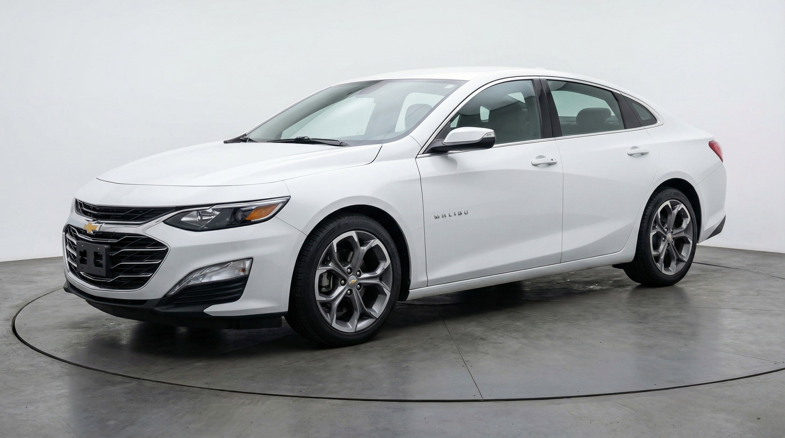 Thumbnail: 2024 Chevrolet Malibu - 3