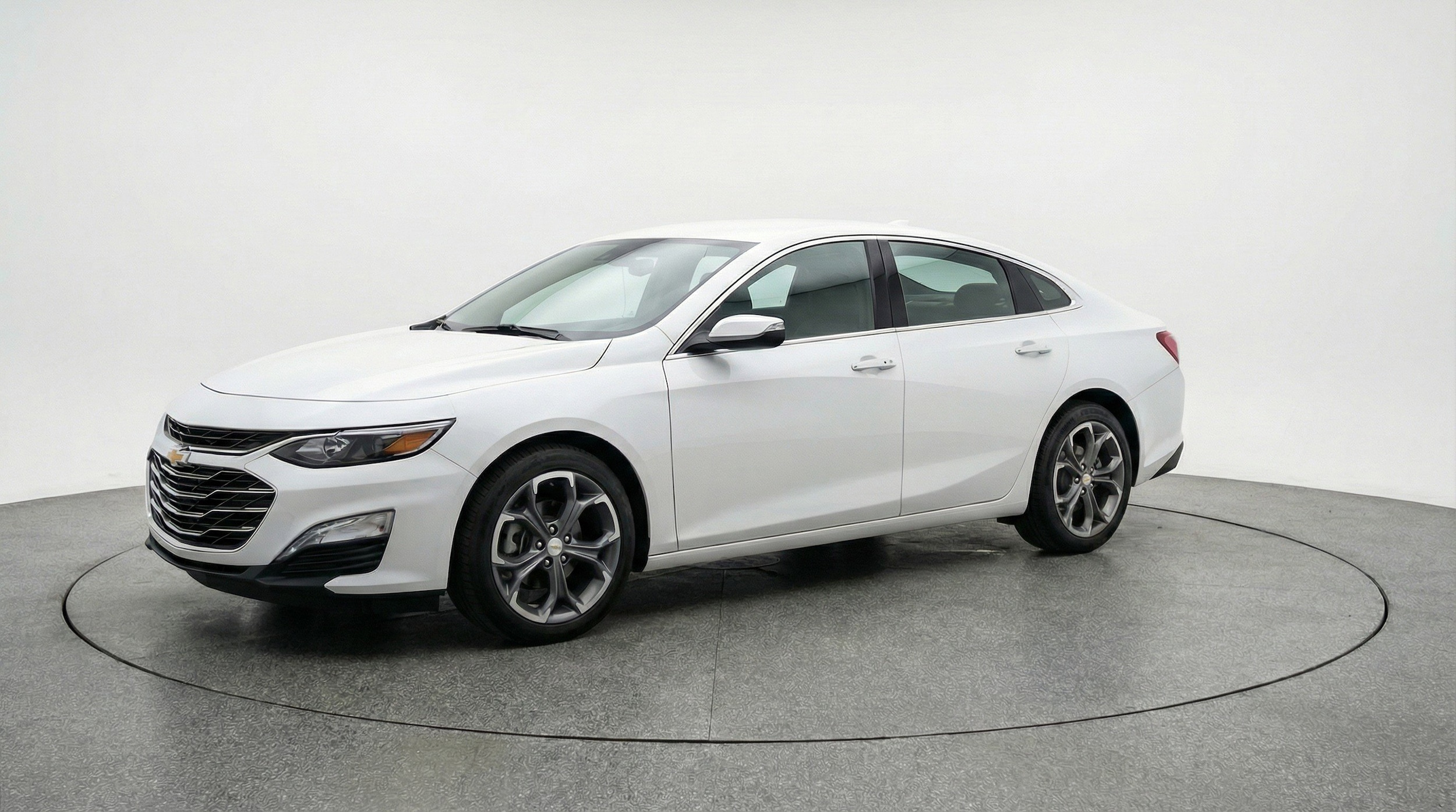 Thumbnail: 2024 Chevrolet Malibu - 3