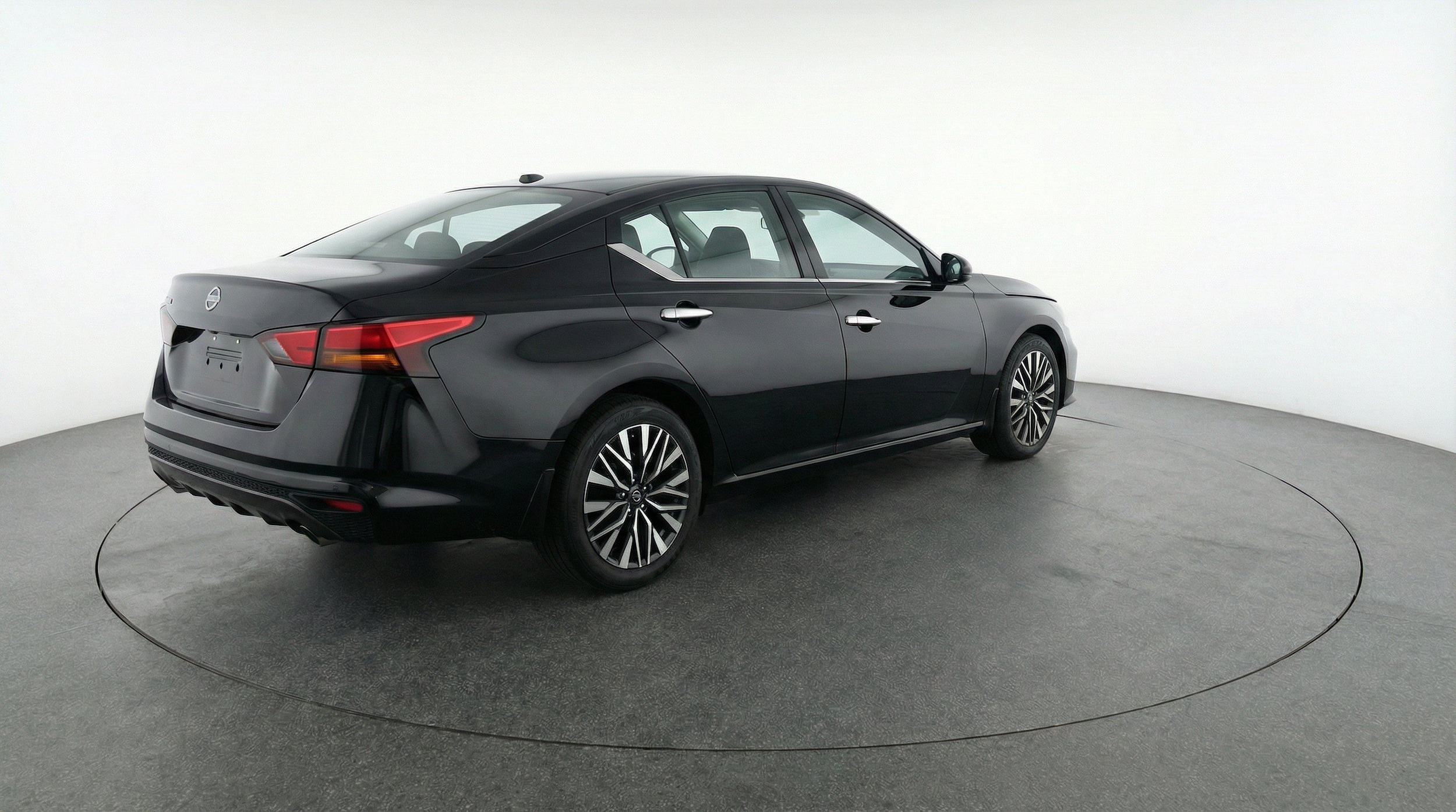 Thumbnail: 2025 Nissan Altima - 9