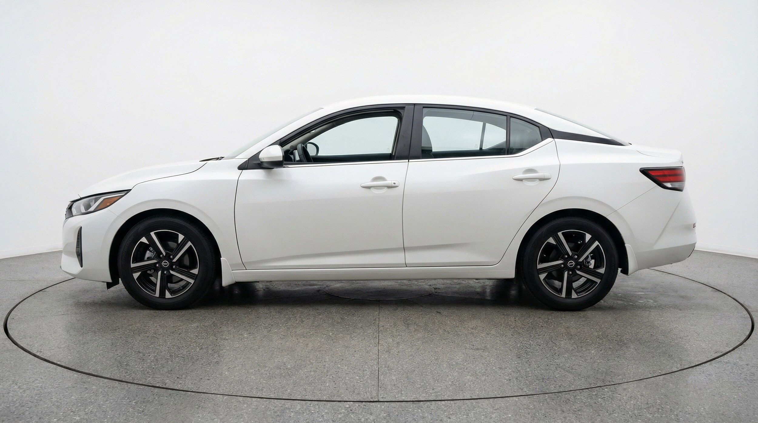 Thumbnail: 2025 Nissan Sentra - 5
