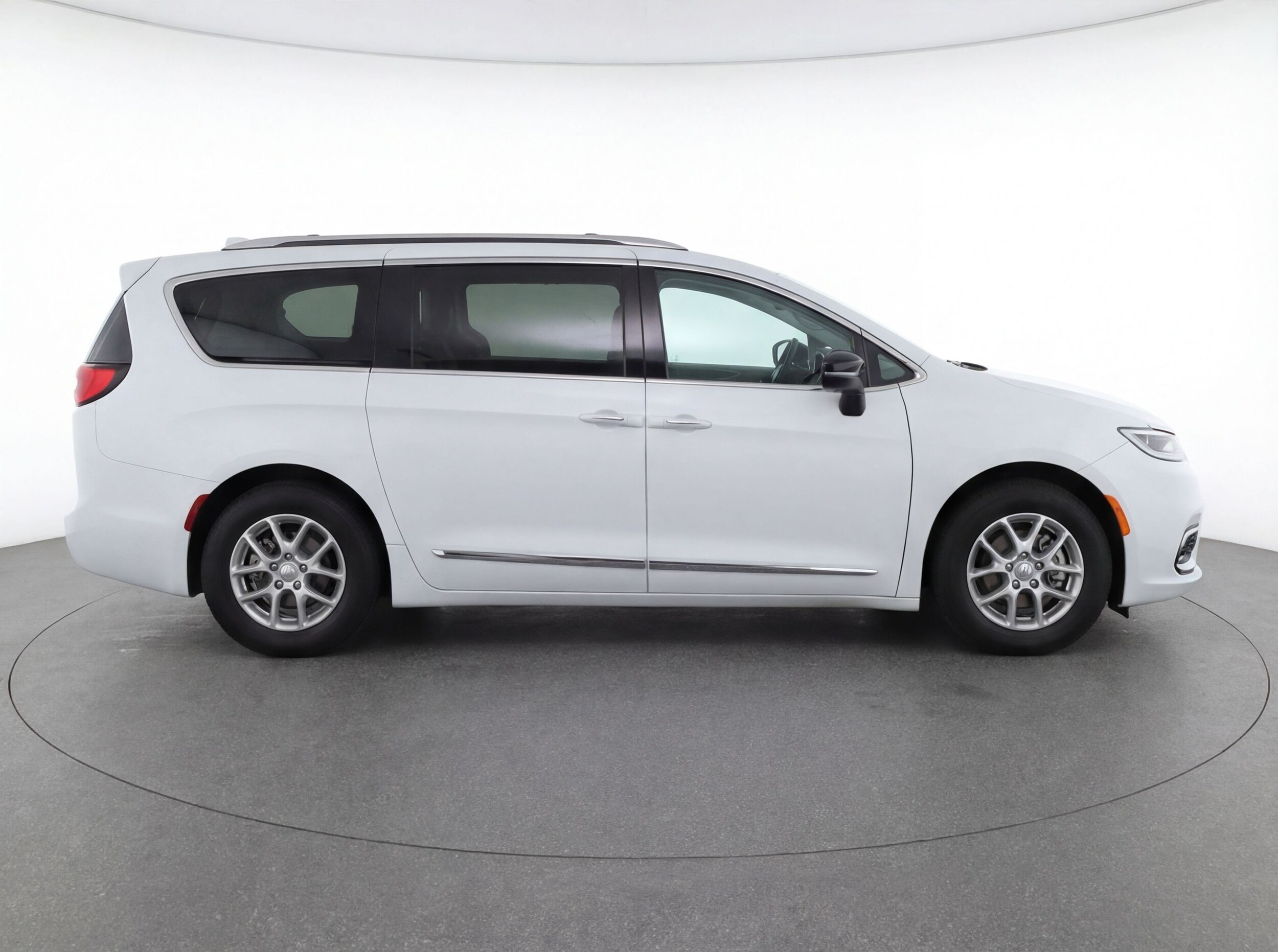 Thumbnail: 2024 Chrysler Pacifica - 11