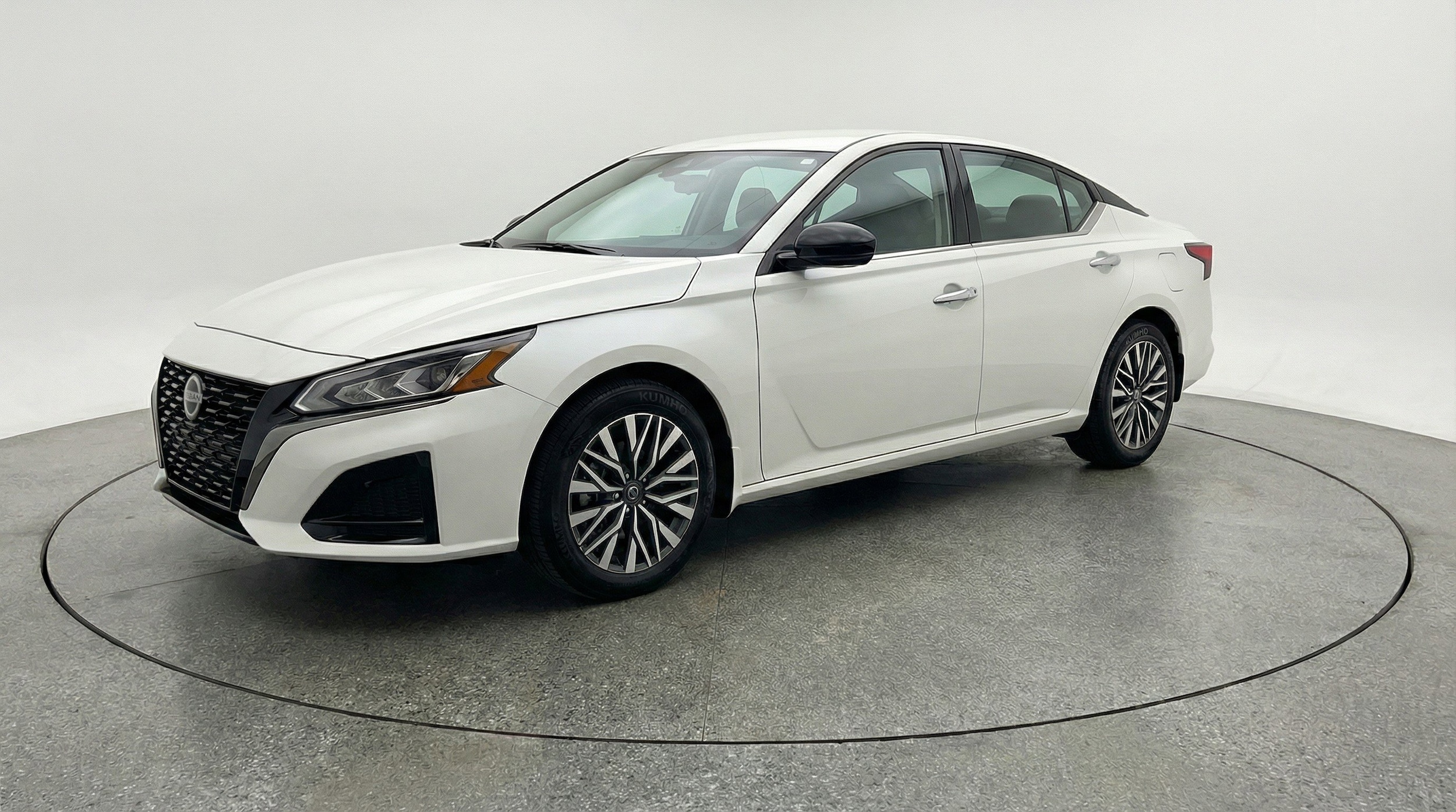 Thumbnail: 2025 Nissan Altima - 3