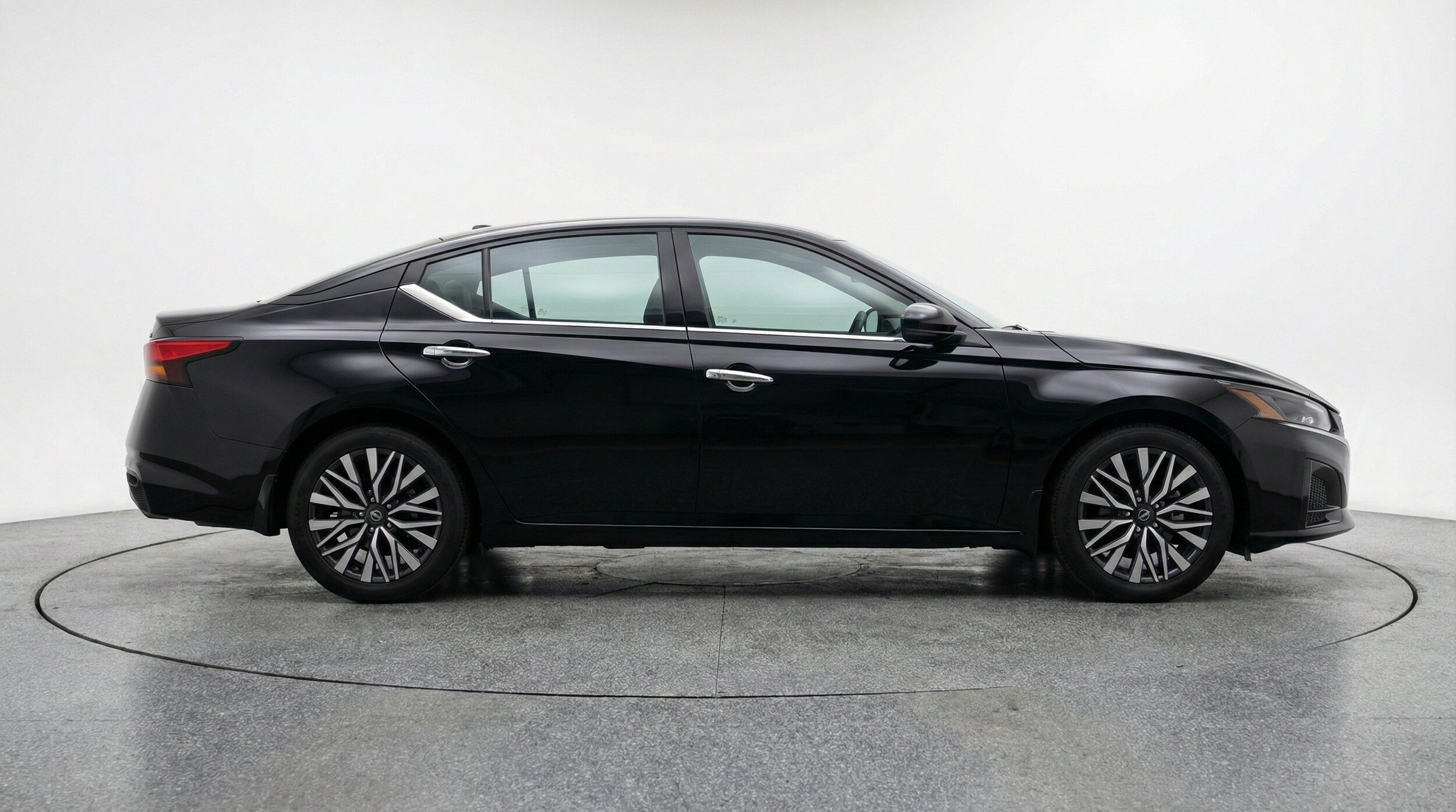 Thumbnail: 2025 Nissan Altima - 11