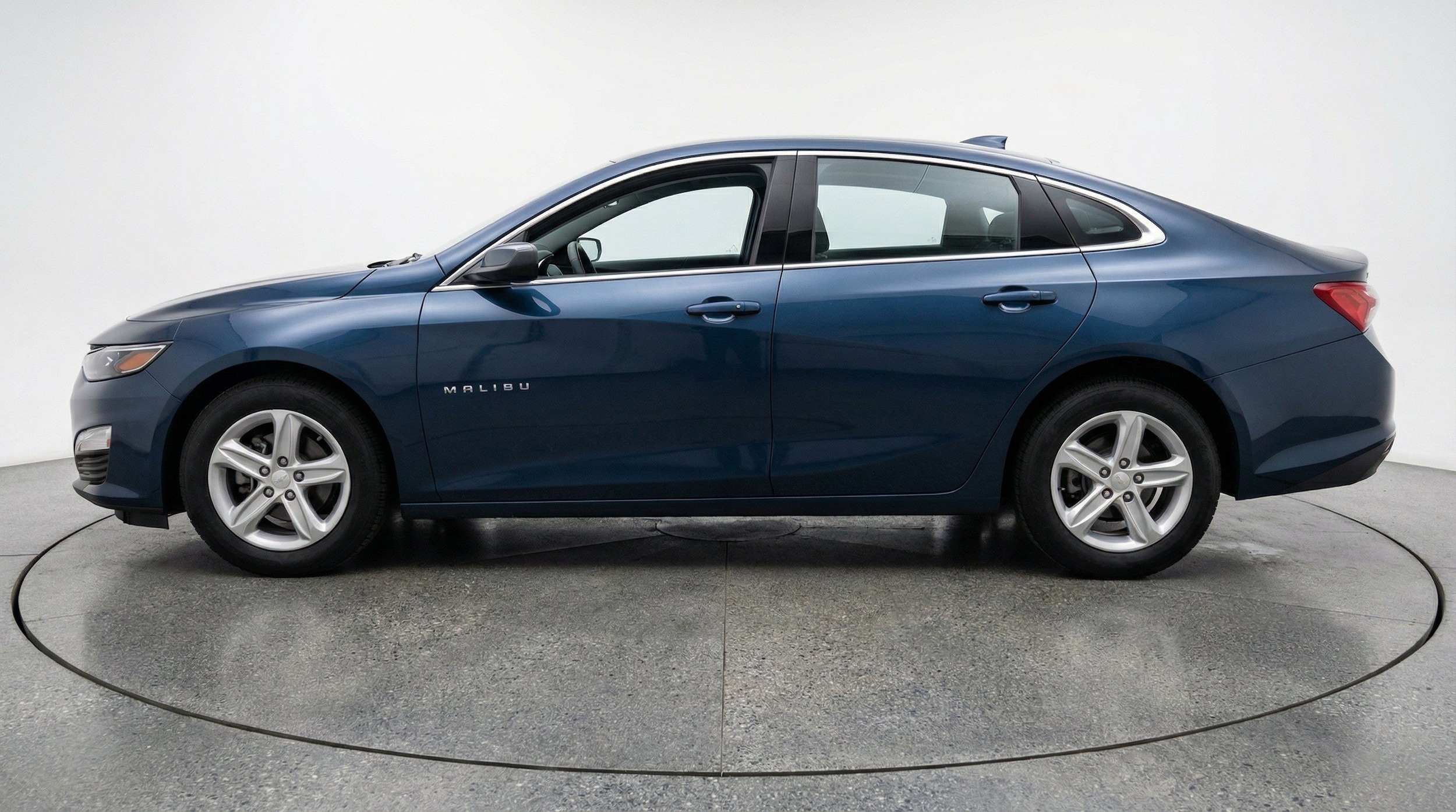 Thumbnail: 2024 Chevrolet Malibu - 5