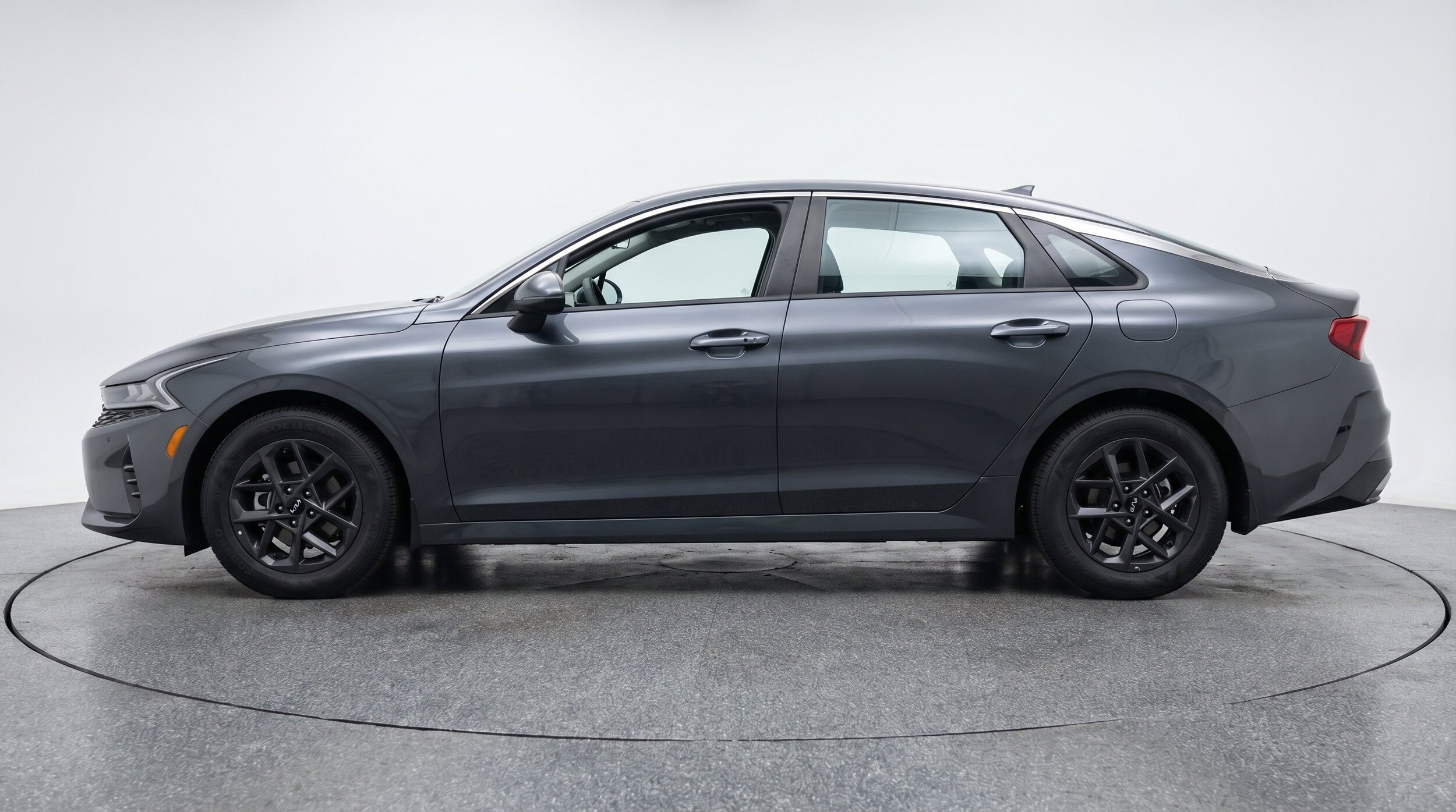 Thumbnail: 2025 Kia K5 - 5