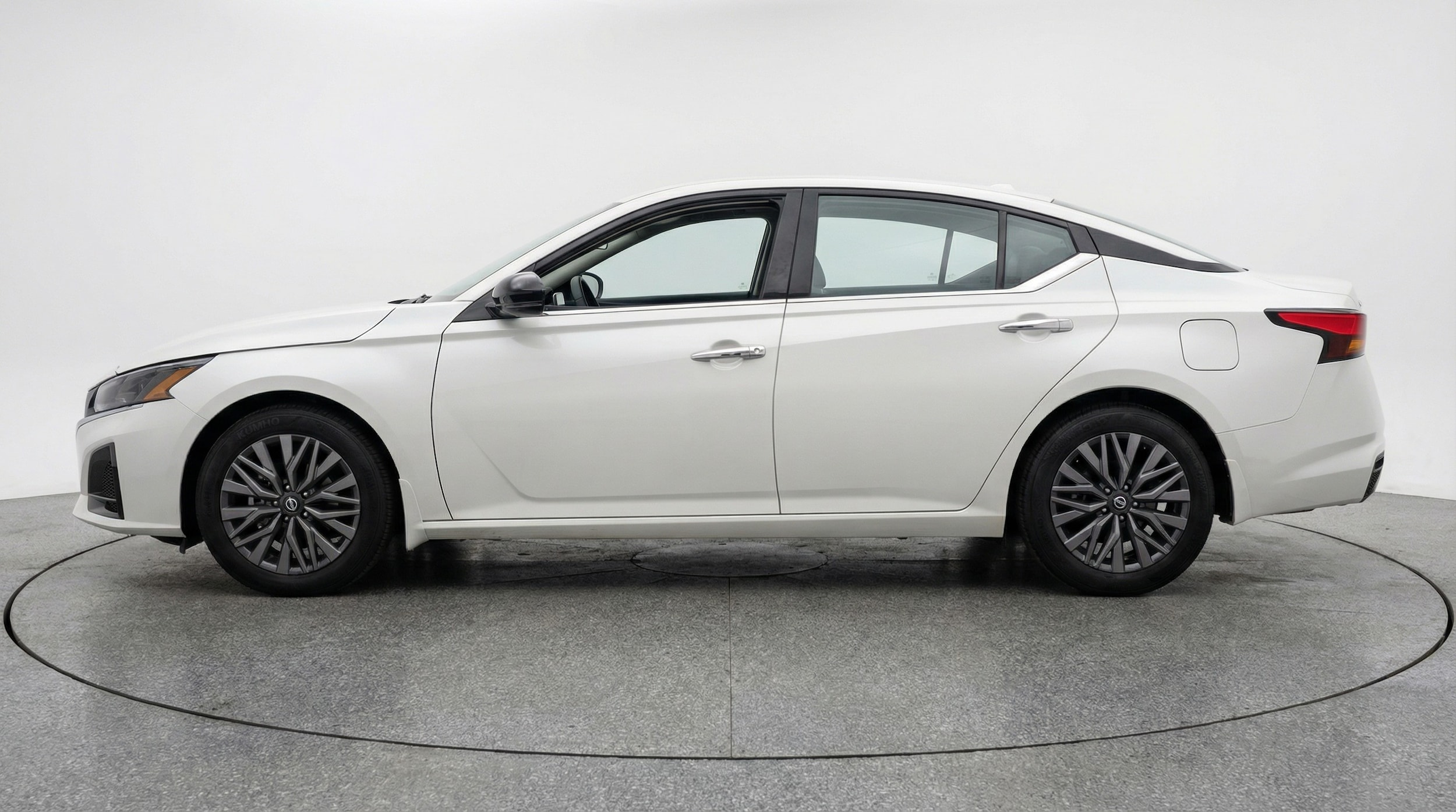 Thumbnail: 2025 Nissan Altima - 4