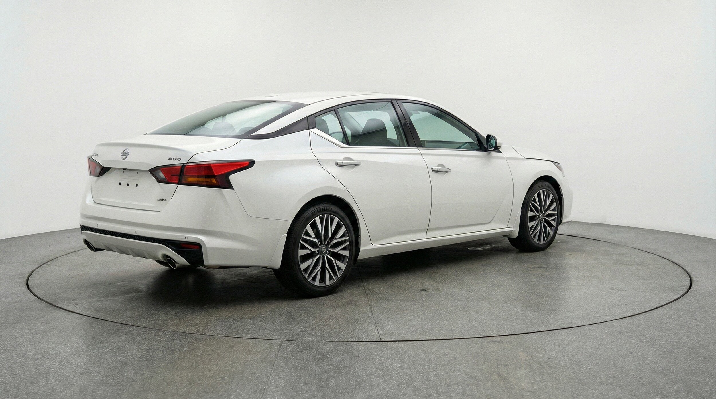 Thumbnail: 2025 Nissan Altima - 9
