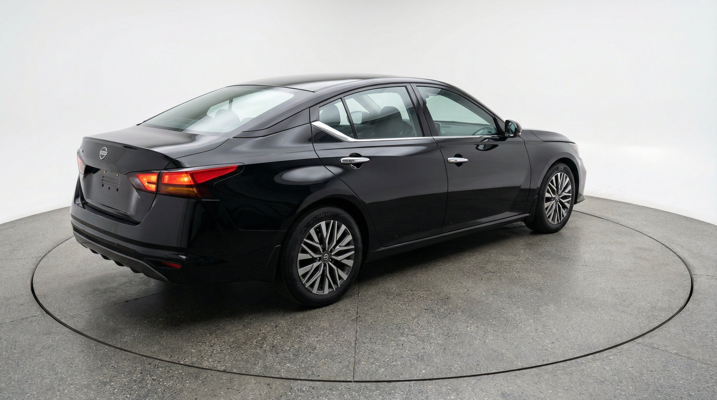 Thumbnail: 2025 Nissan Altima - 9