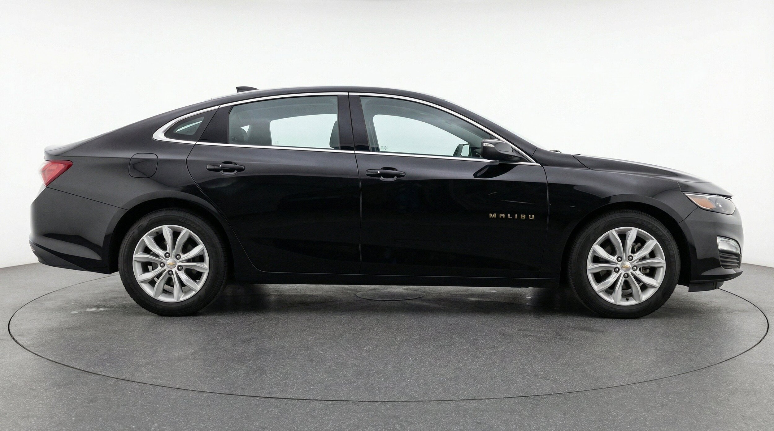 Thumbnail: 2024 Chevrolet Malibu - 11
