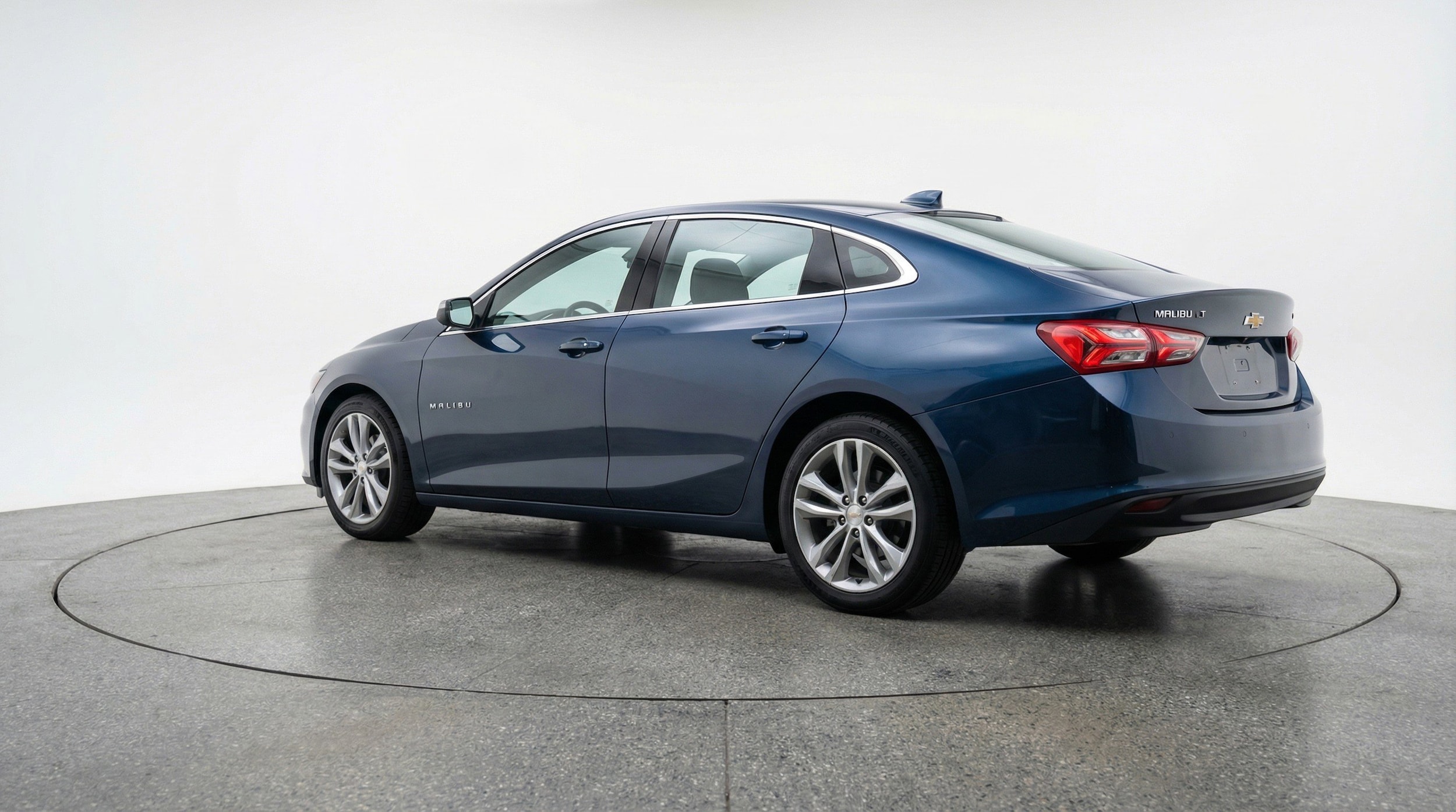 Thumbnail: 2024 Chevrolet Malibu - 6