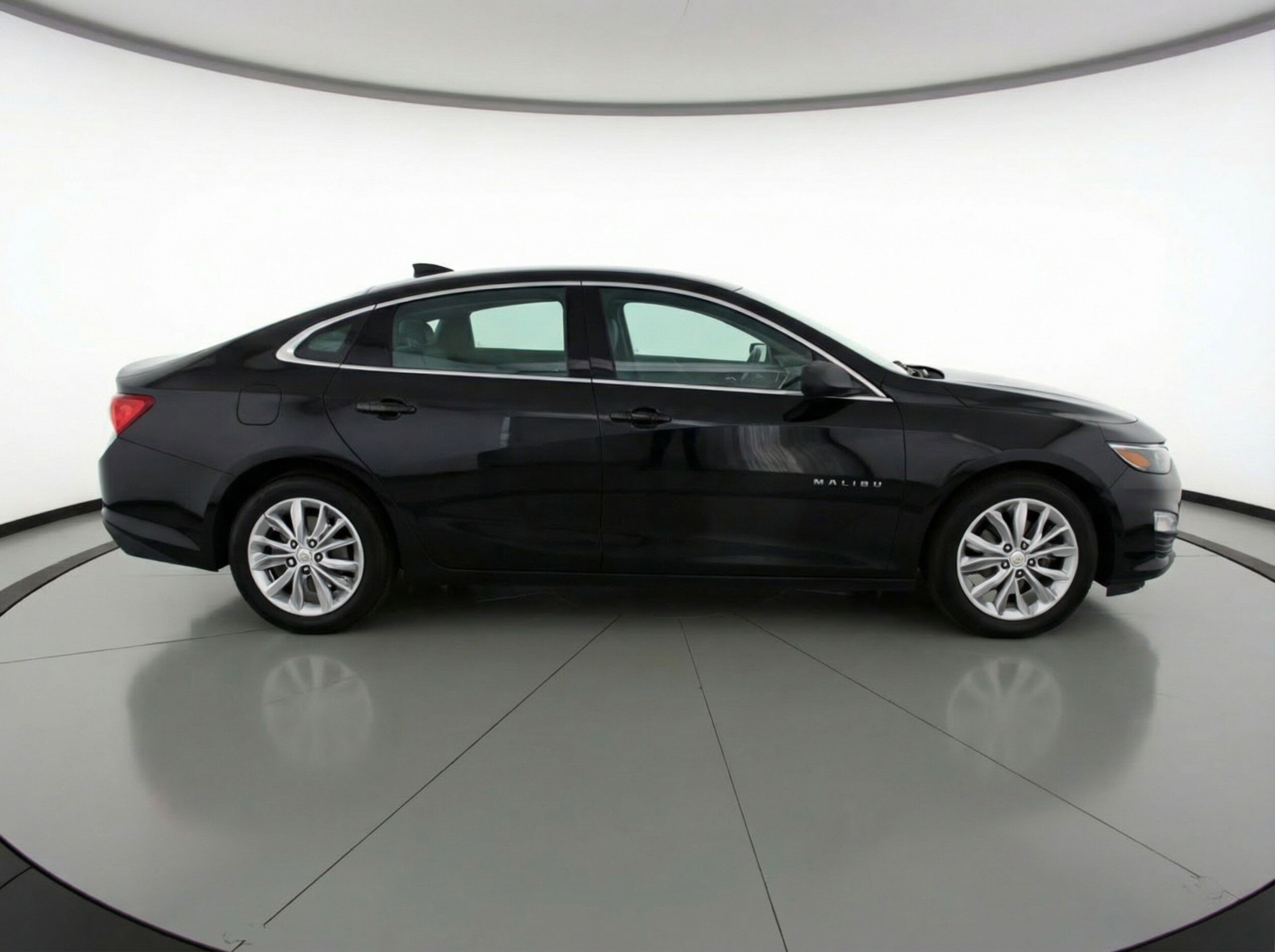 Thumbnail: 2023 Chevrolet Malibu - 11