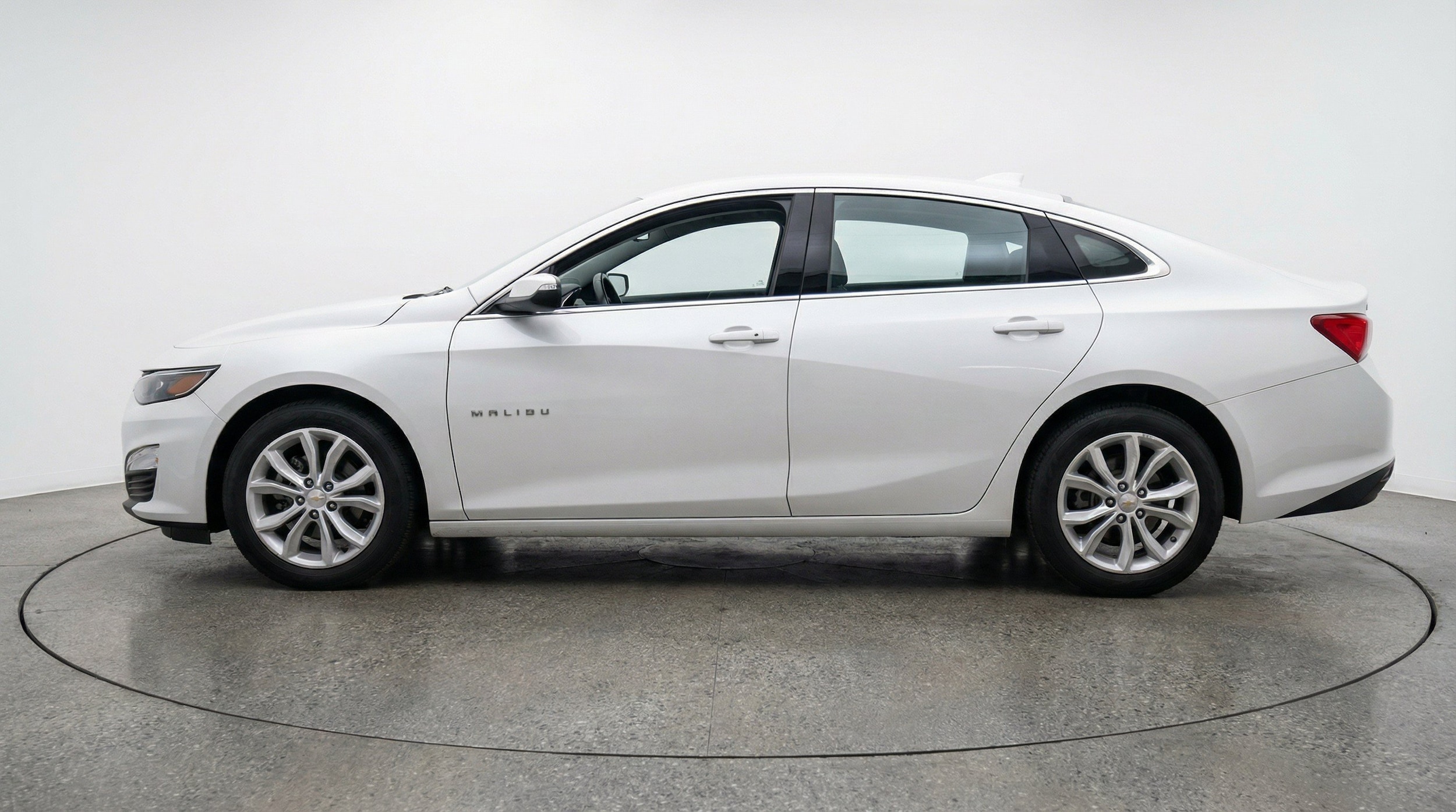 Thumbnail: 2024 Chevrolet Malibu - 5