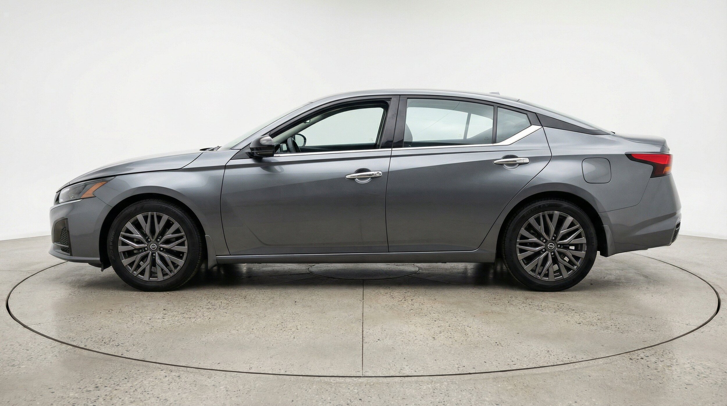 Thumbnail: 2025 Nissan Altima - 5