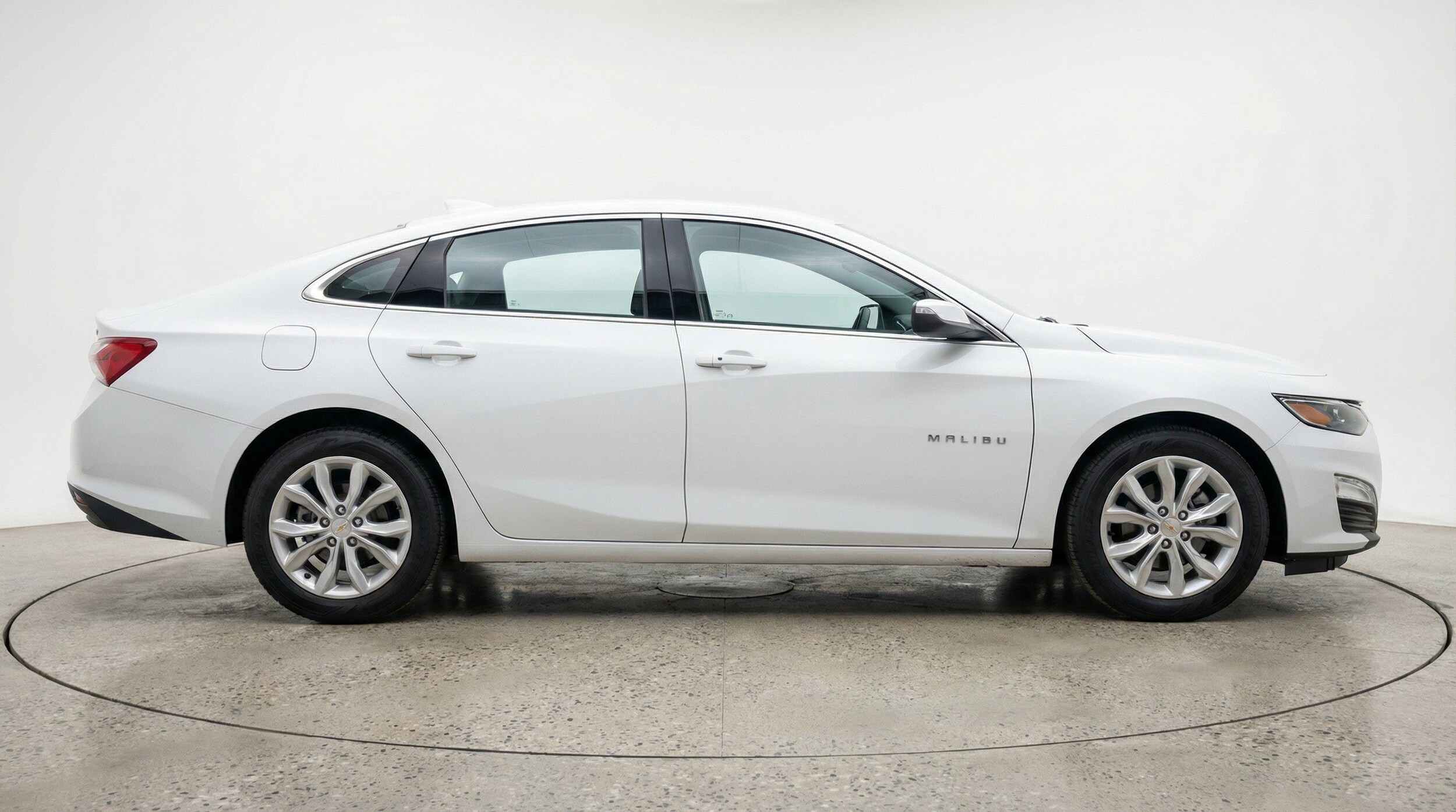 Thumbnail: 2024 Chevrolet Malibu - 11