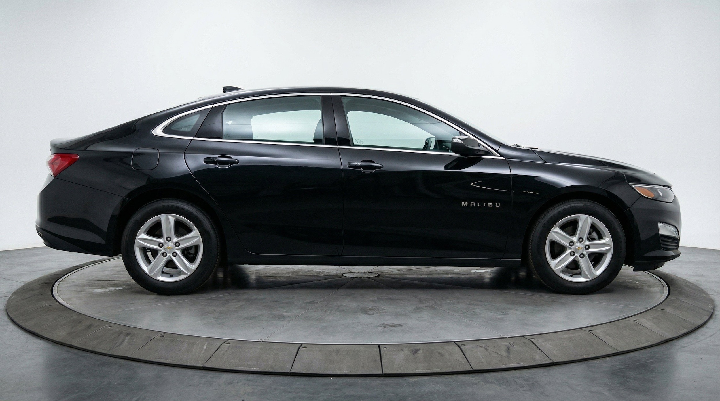 Thumbnail: 2024 Chevrolet Malibu - 11