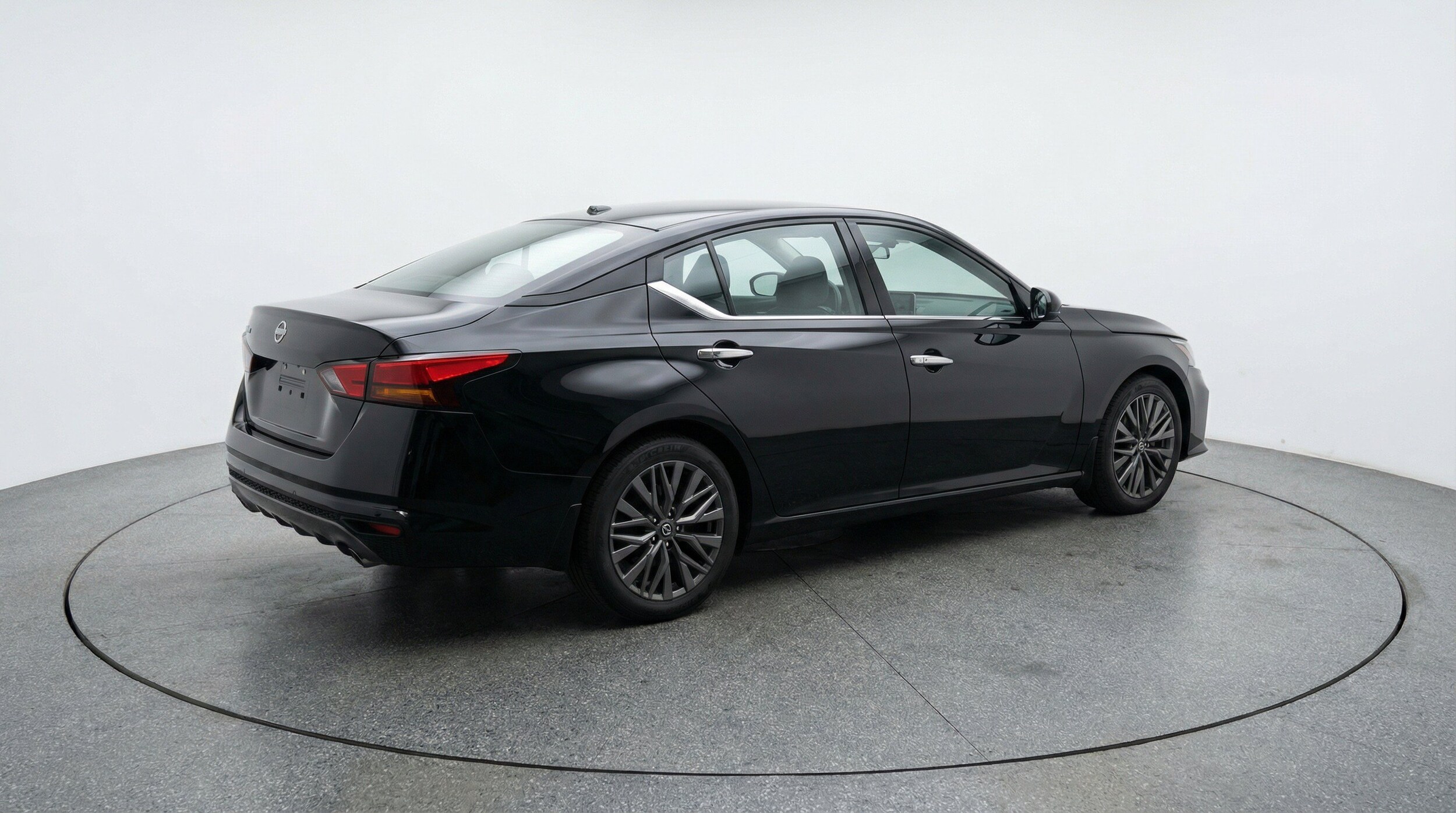 Thumbnail: 2025 Nissan Altima - 9