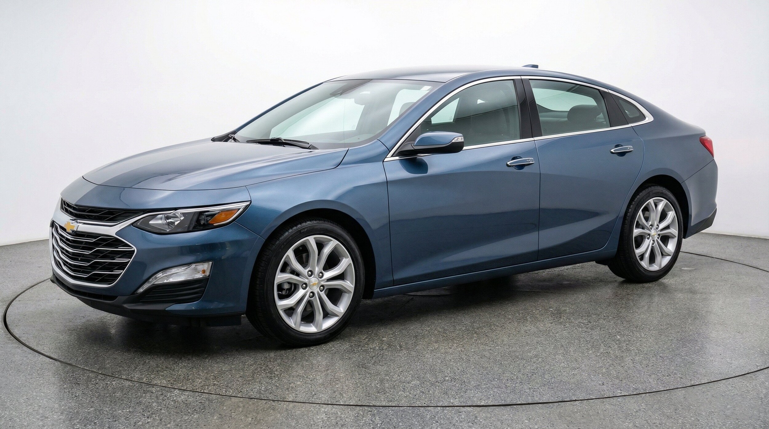 Thumbnail: 2024 Chevrolet Malibu - 3