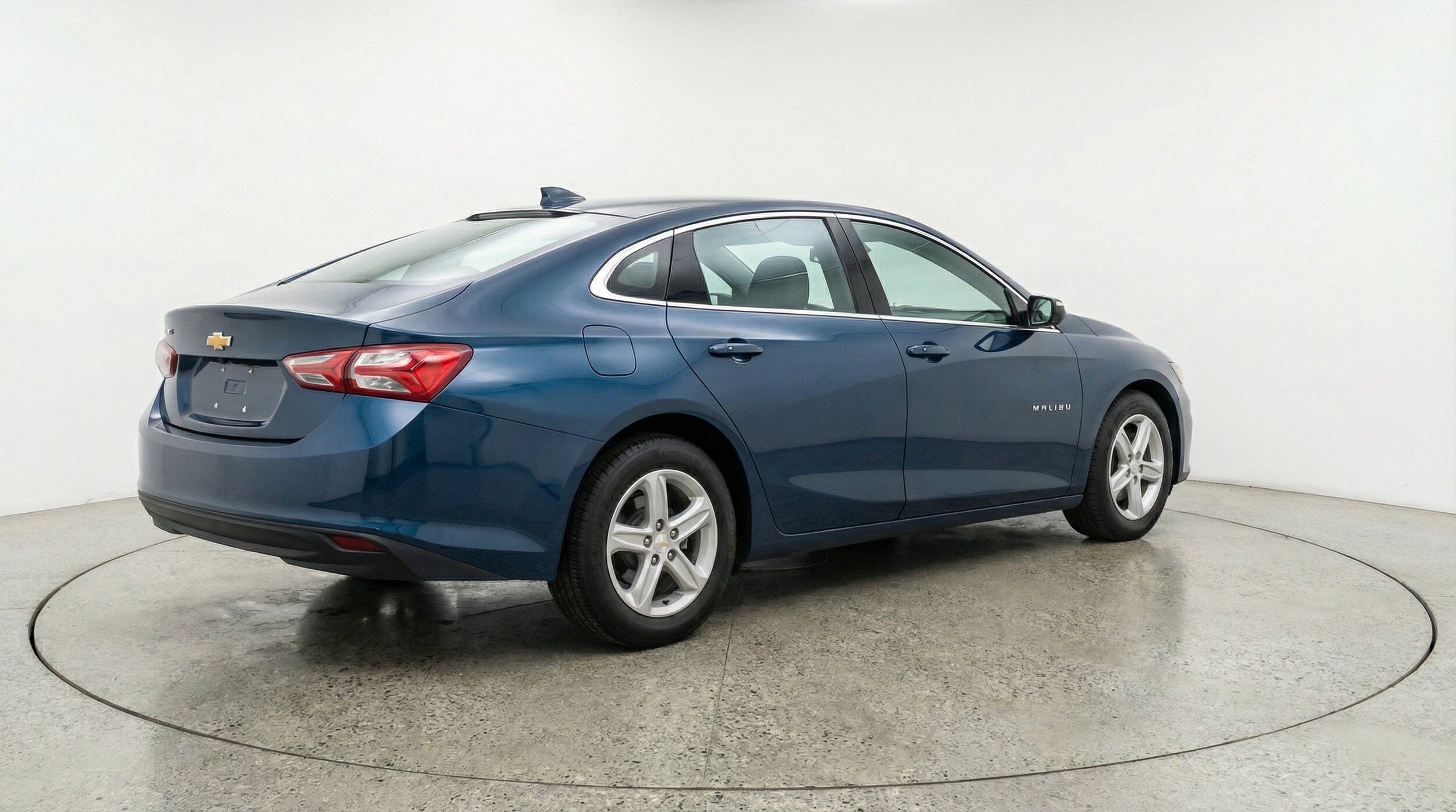 Thumbnail: 2024 Chevrolet Malibu - 9