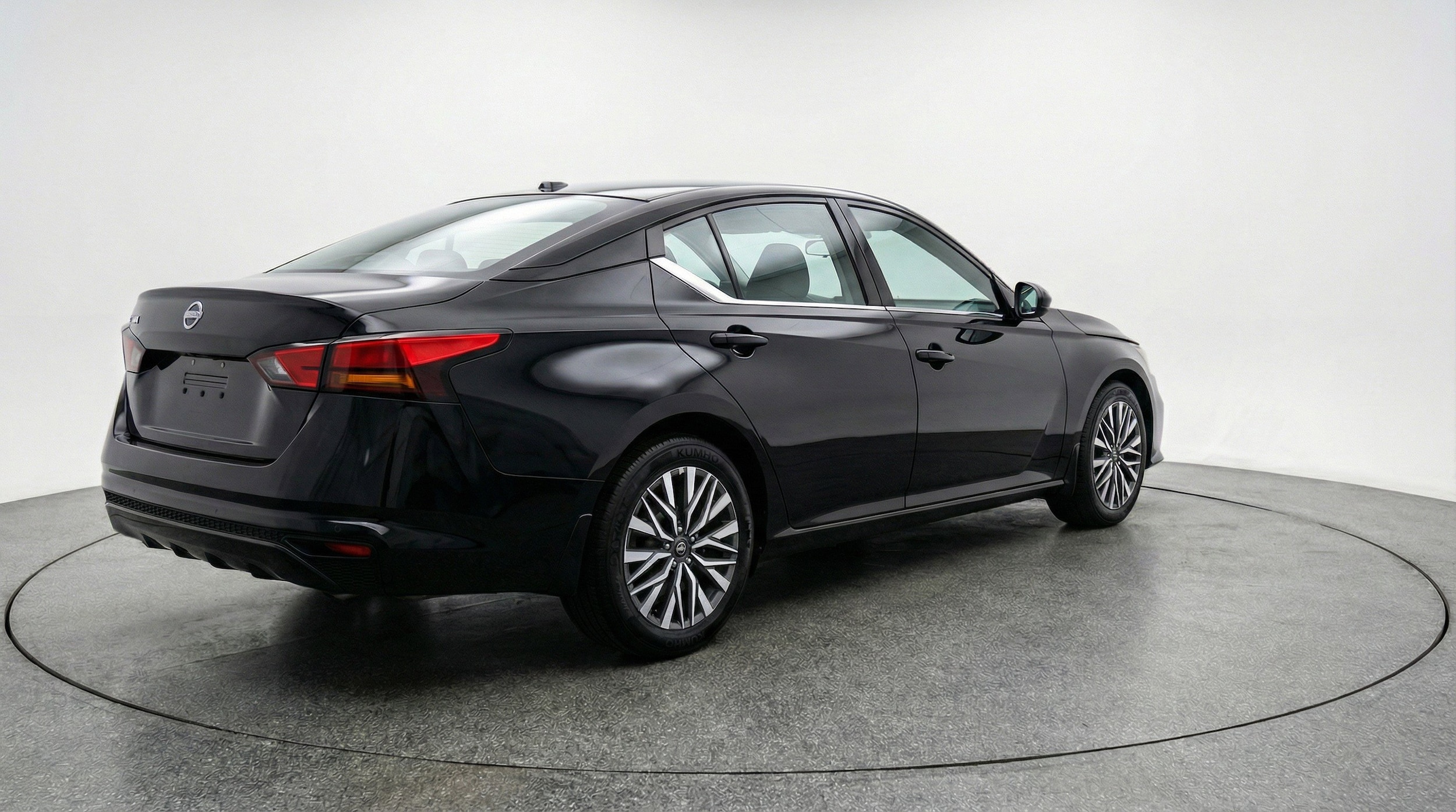 Thumbnail: 2025 Nissan Altima - 9